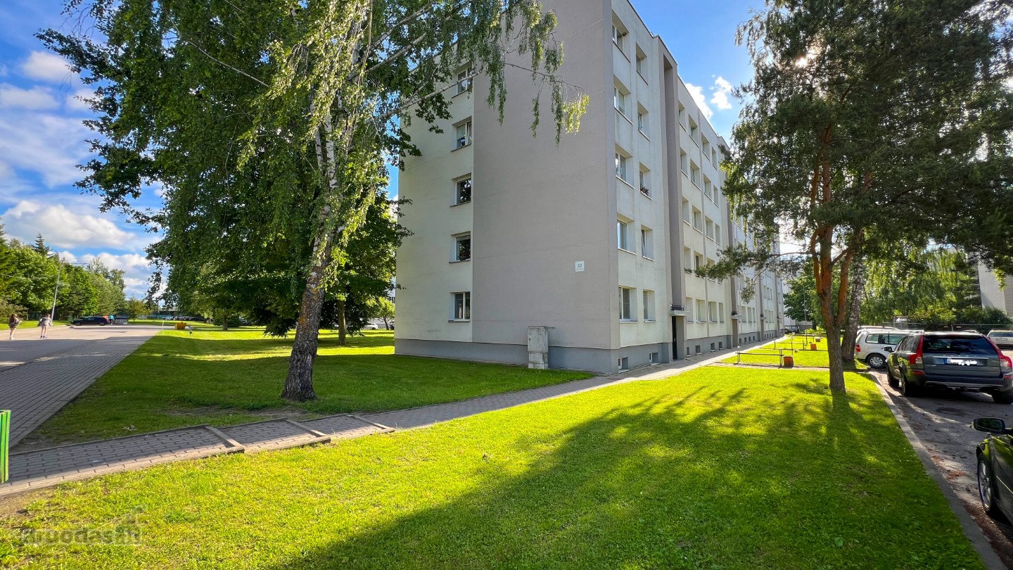 Parduodamas erdvus ir šviesus 4 kambarių
