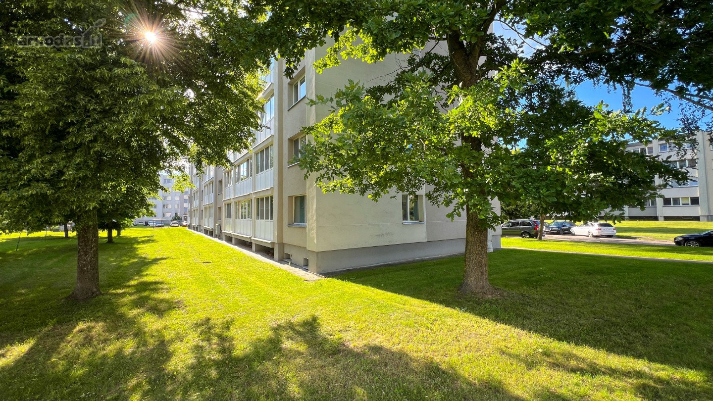 Parduodamas erdvus ir šviesus 4 kambarių
