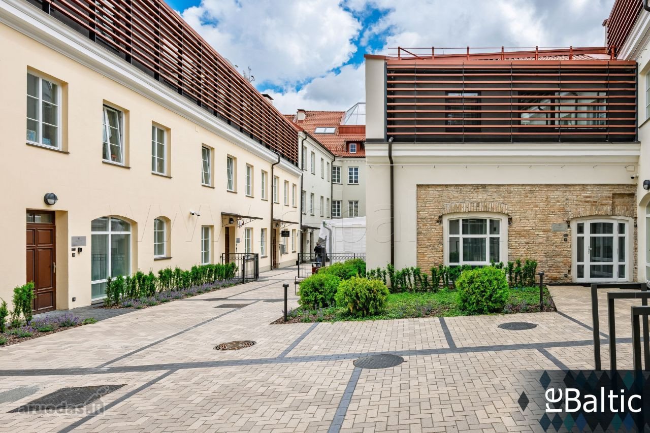 Modernūs apartamentai renovuotame name &quot