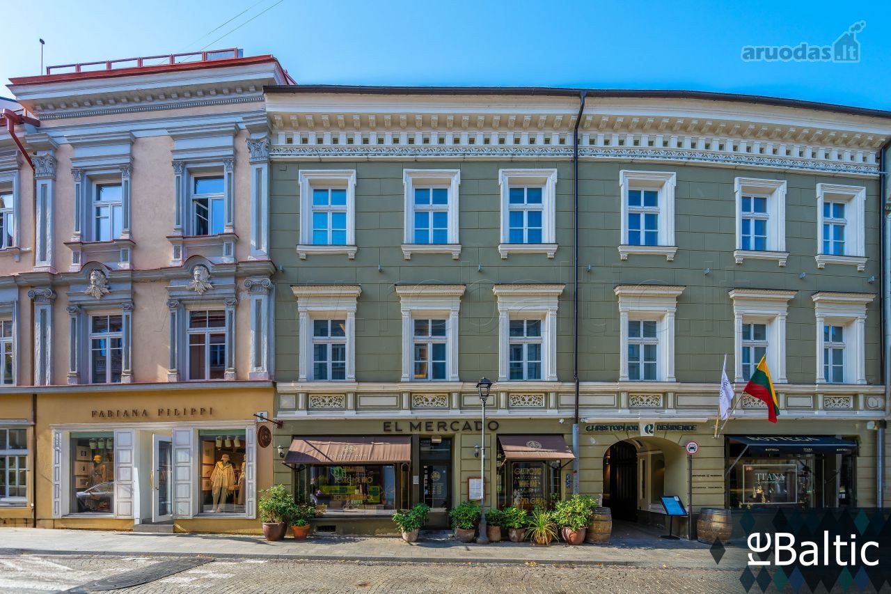 Modernus trijų kambarių butas viršutiniame