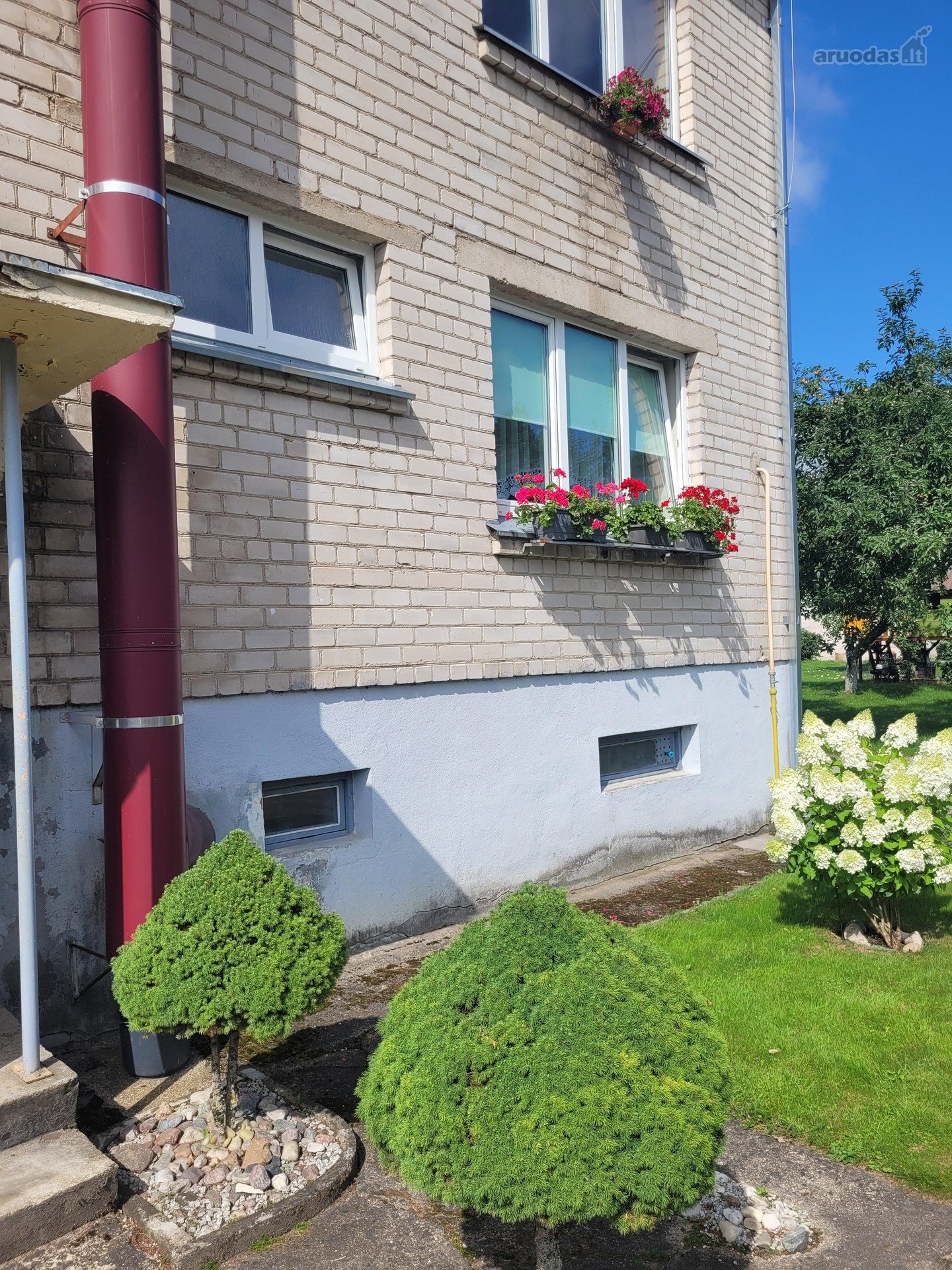 Parduodu trijų kambarių buta Ukmergėje,