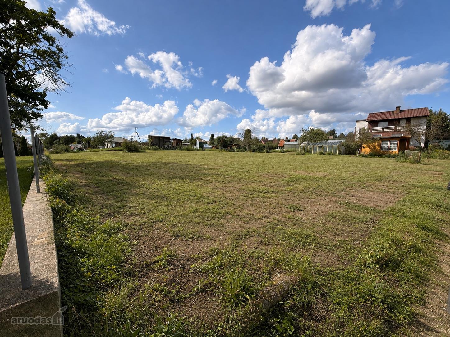 Sodo namelis su 13 arų žemės sklypu SB