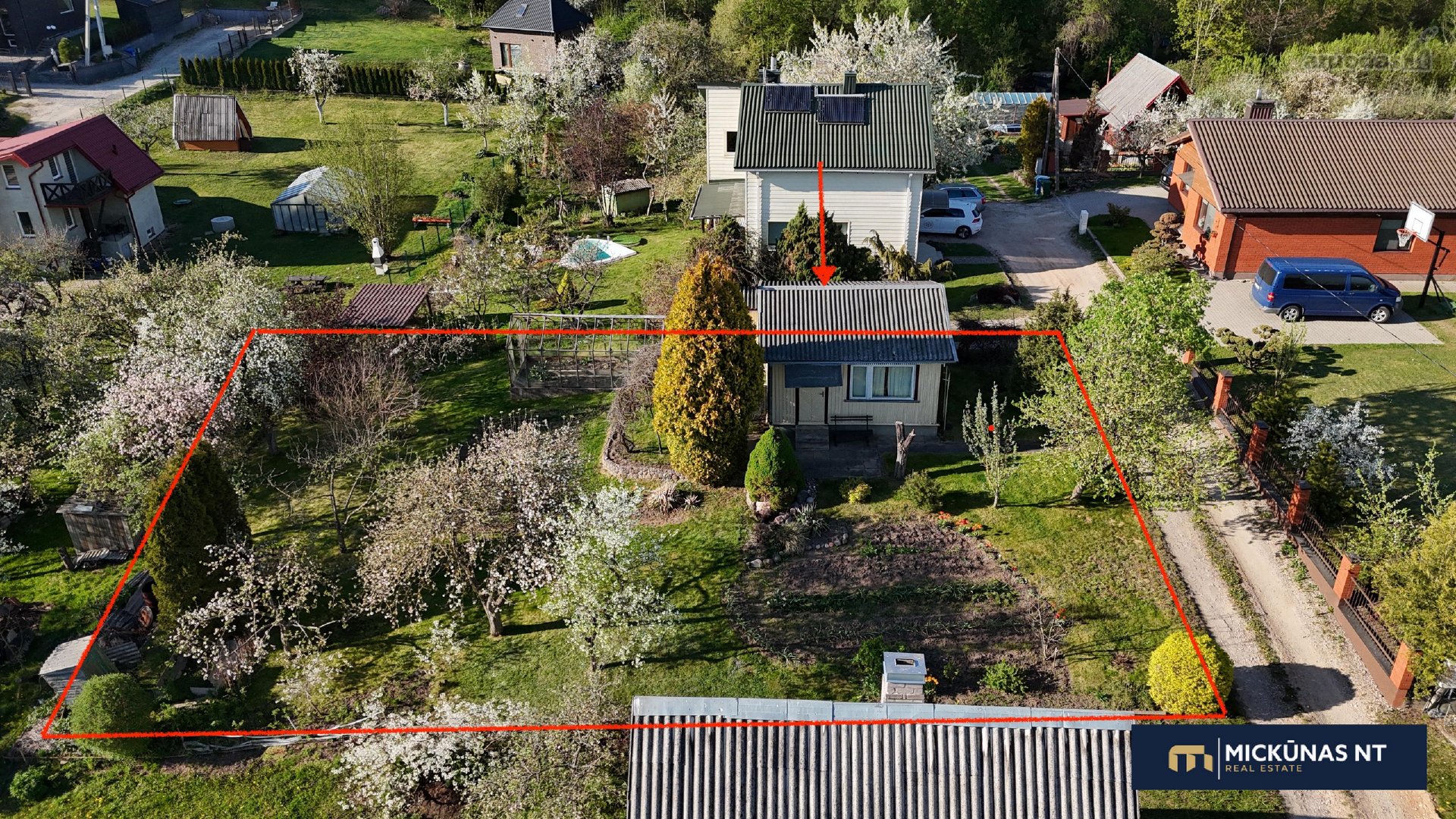 Parduodamas žemės sklypas su laikinu statiniu