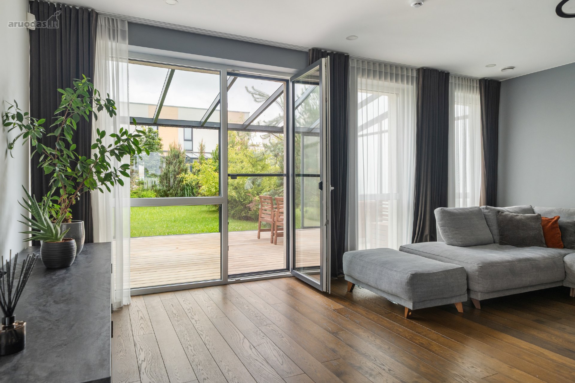 Parduodamas pilnai įrengtas 115 m² kotedžas