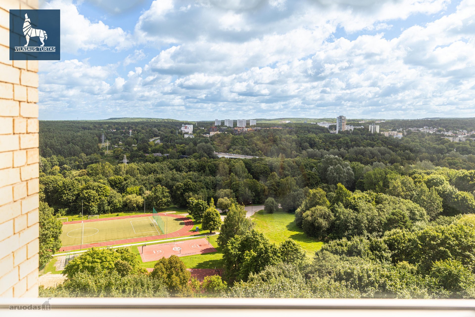 Parduodamas erdvus 3 kambarių butas