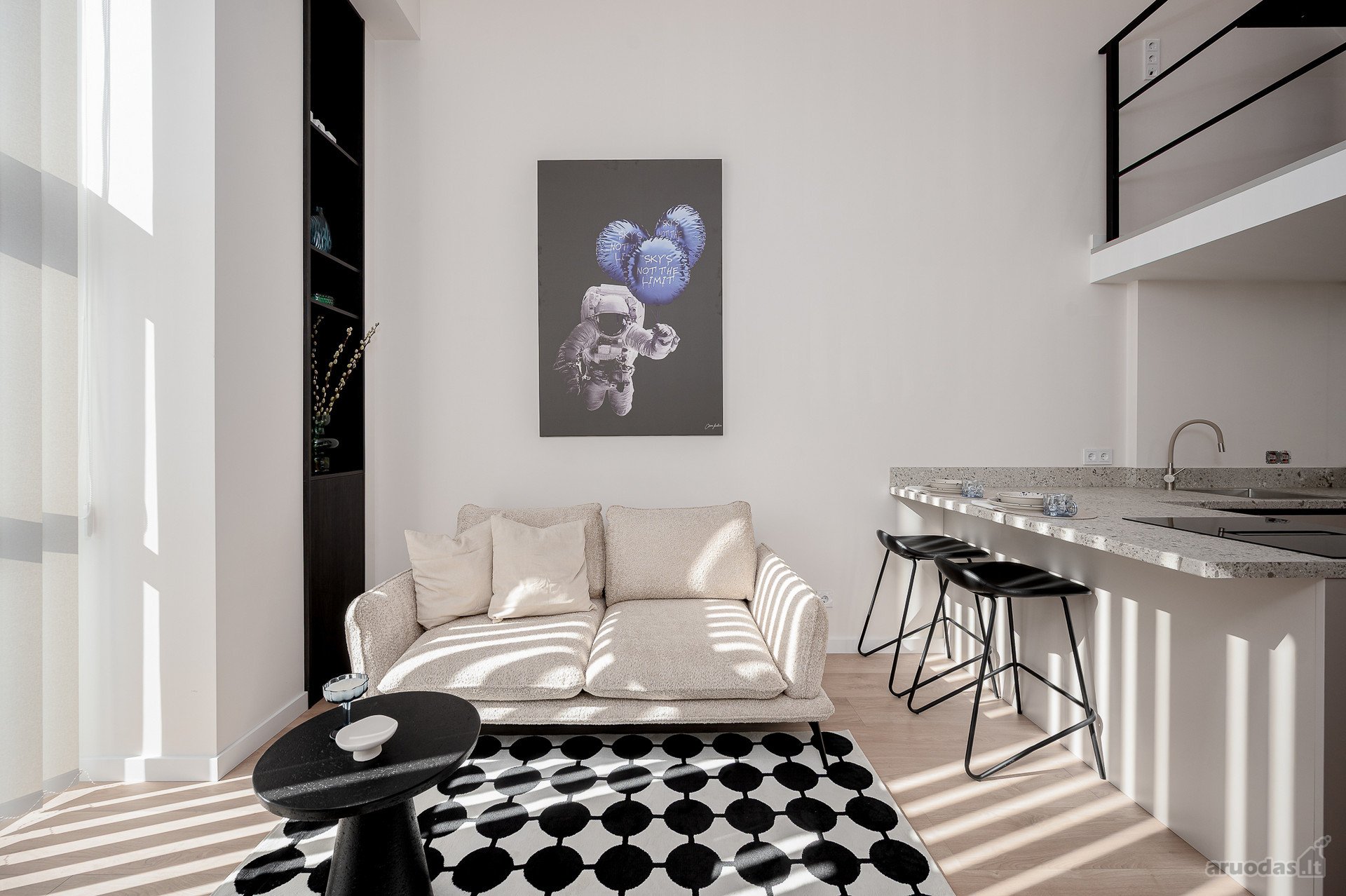 Modernūs Loftai „36 Stories“ – Pilnai