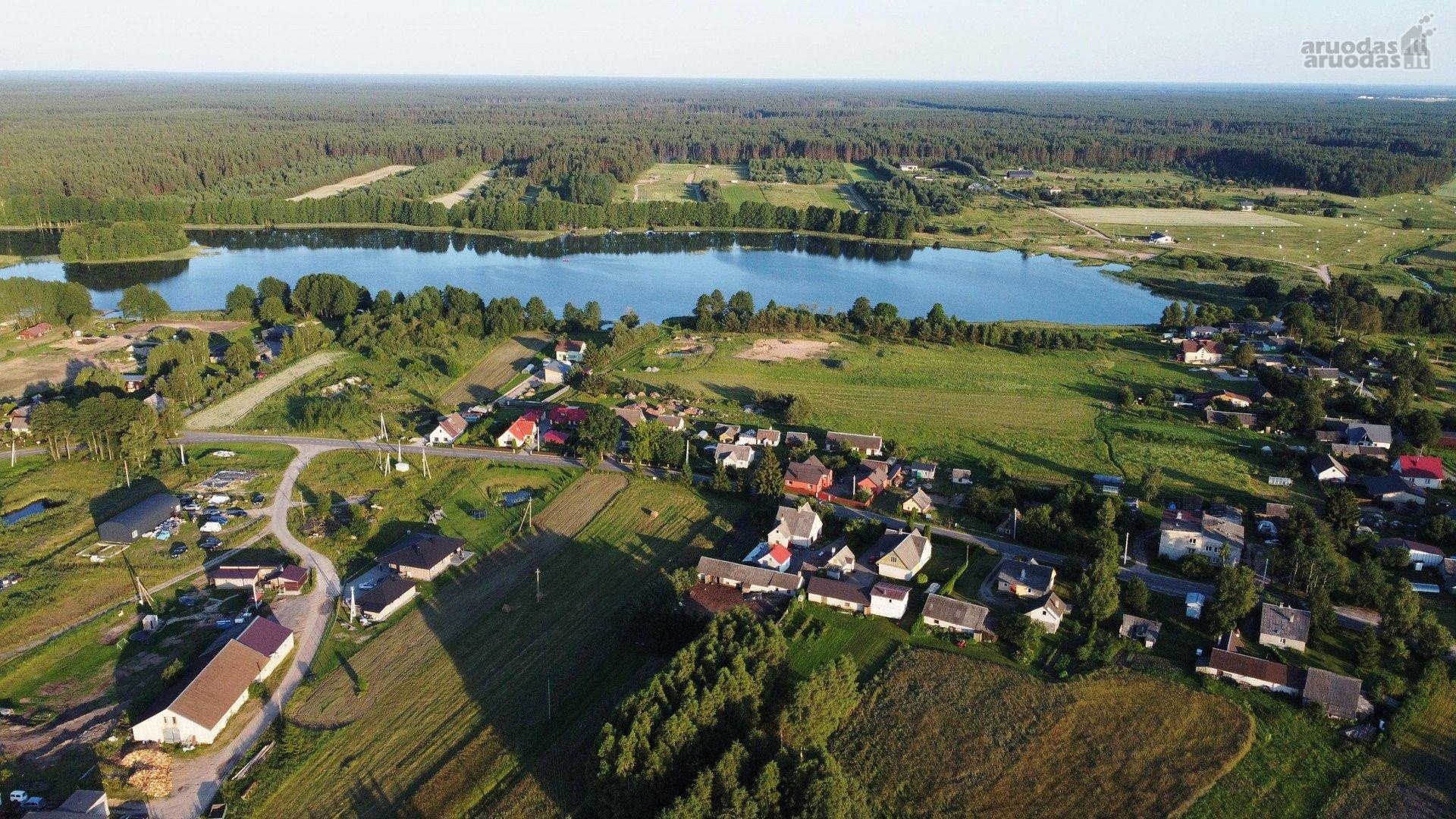 Vos 15min nuo Trakų Parduodami du Namų Valdos