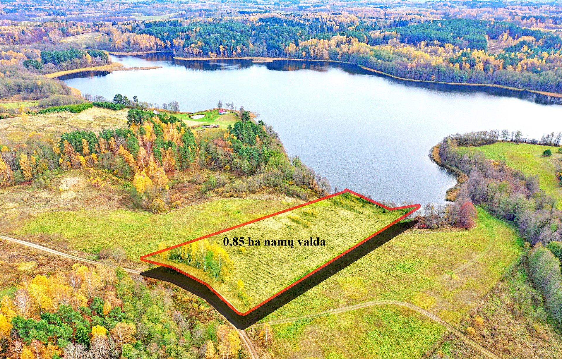 Parduodamas 0,85 ha namų valdos žemės sklypas
