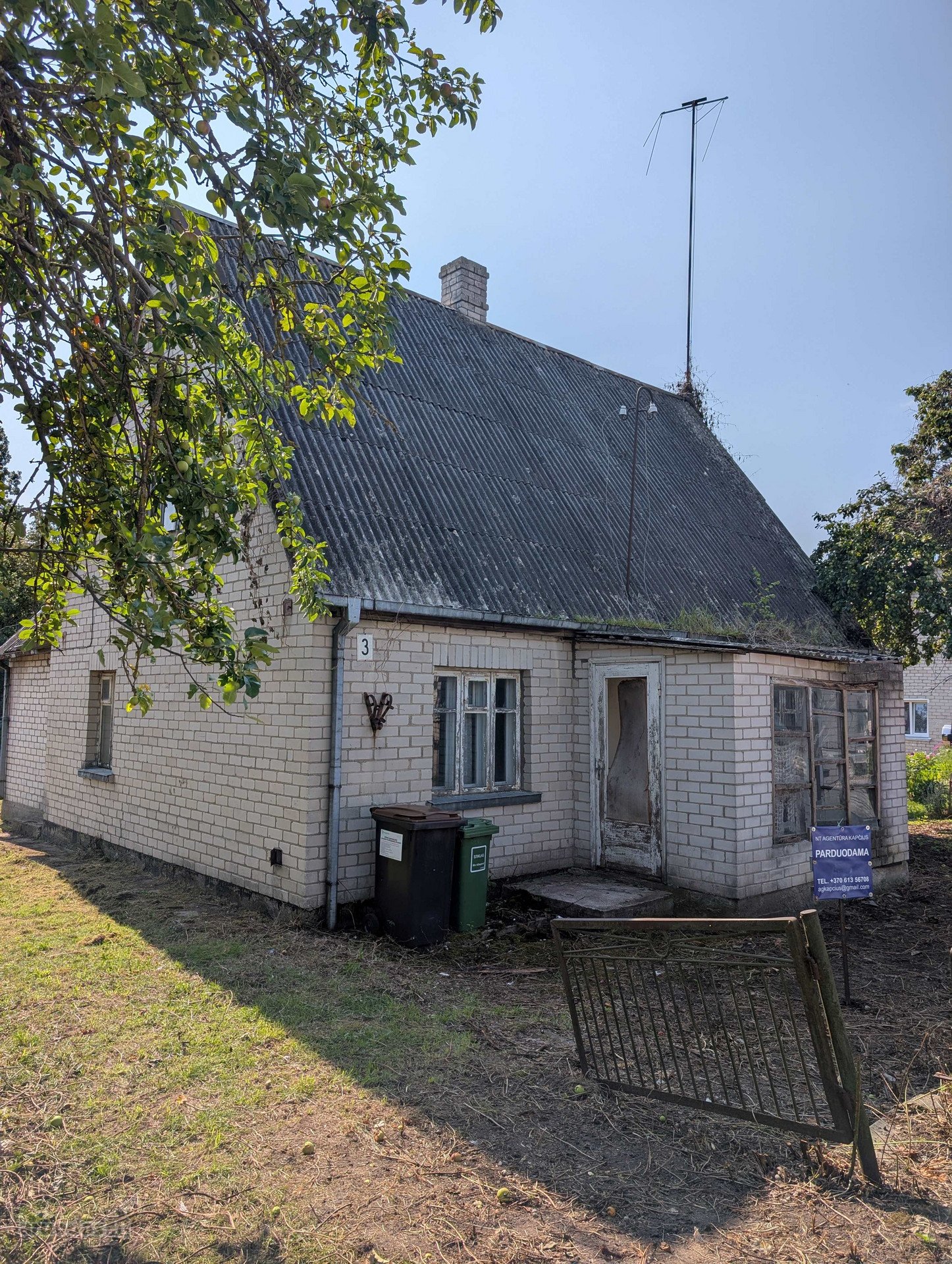 Lazdijų mieste, Liepų g.3 parduodamas