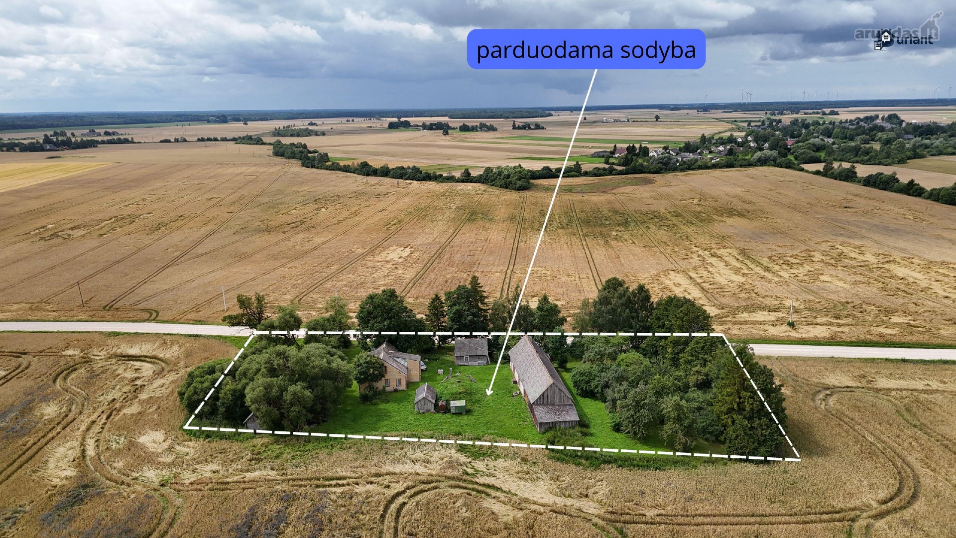 Parduodamas gyvenamas namas su ūkiniais