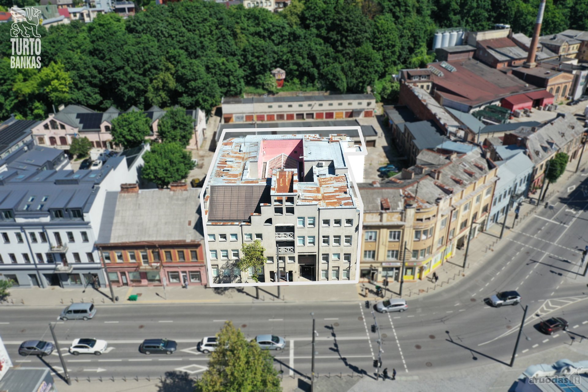 Parduodamas administracinis pastatas su žemės