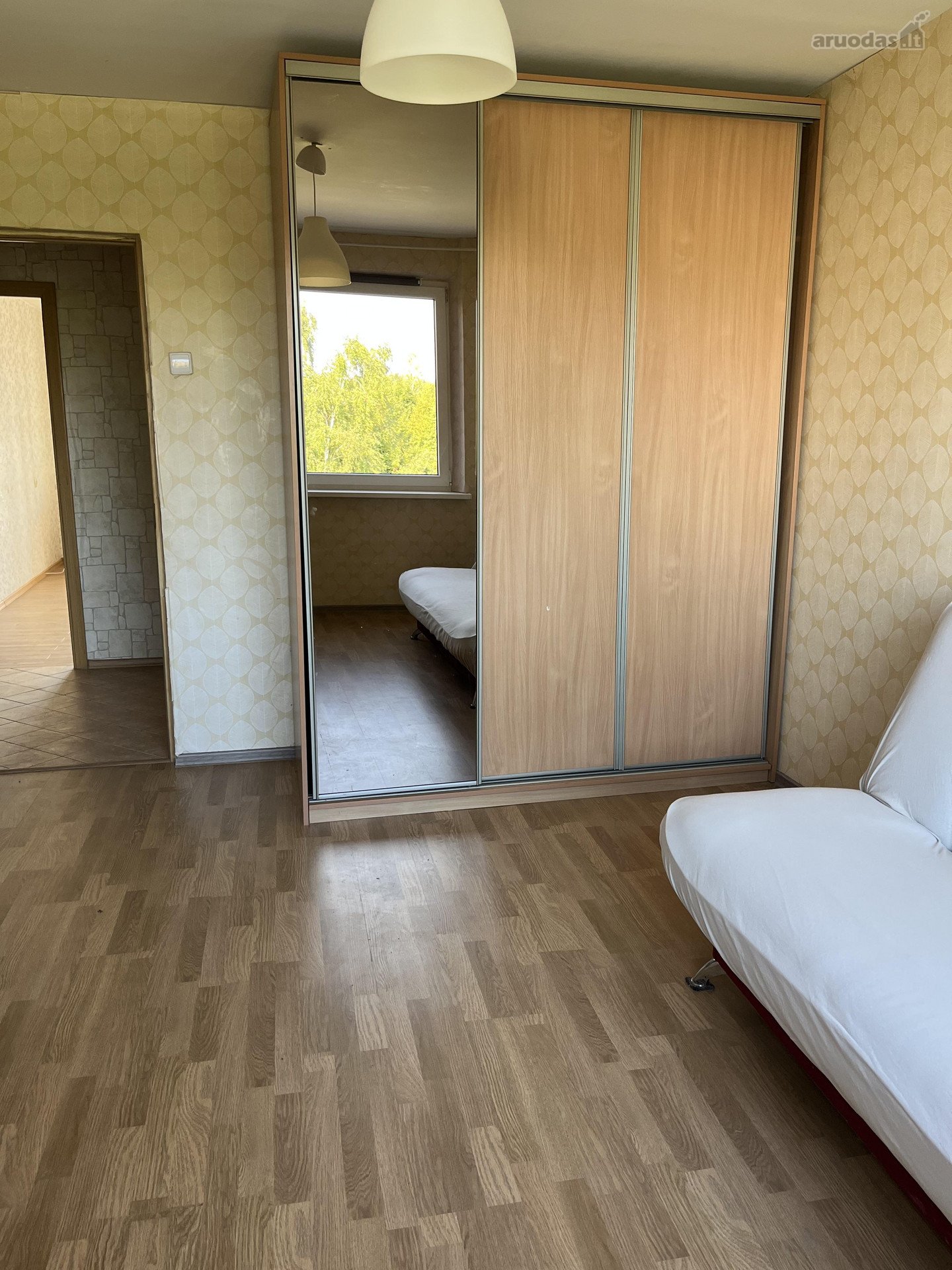 2 kambarių butas – šviesus, šiltas ir jaukus,