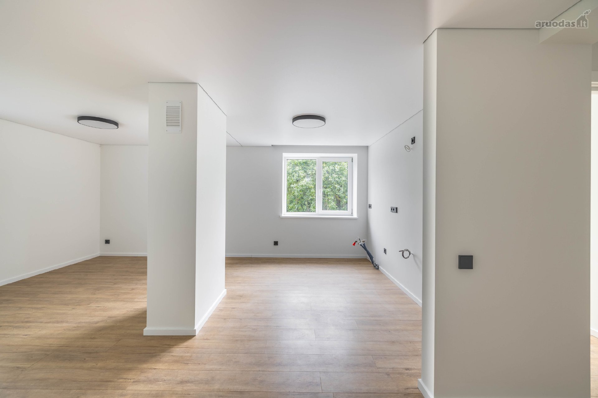 Šis pilnai ir kokybiškai atnaujintas 56,24 m²