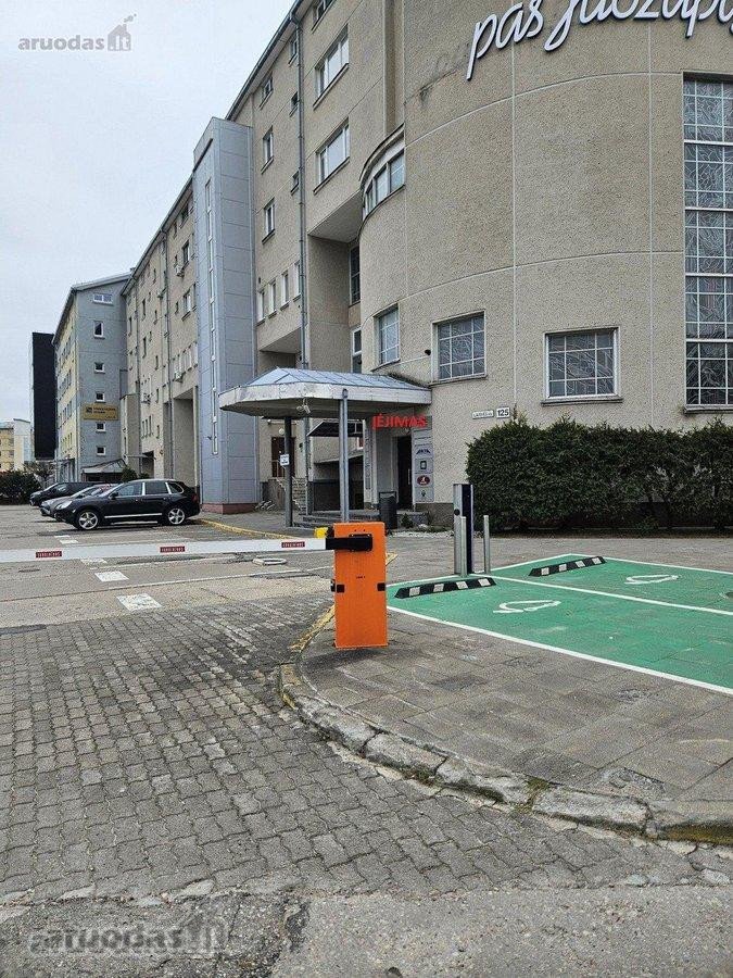 Parduodamos šviesios 210 m2 patalpos pasaže