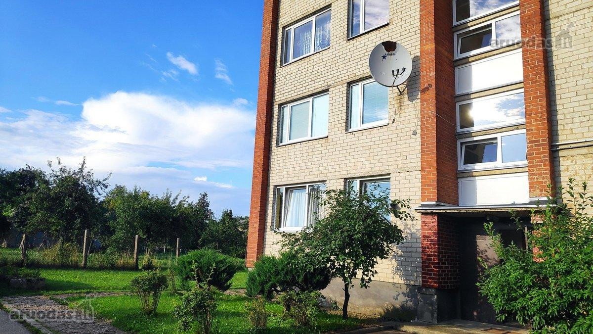 Parduodamas šviesus 4 kambarių butas su