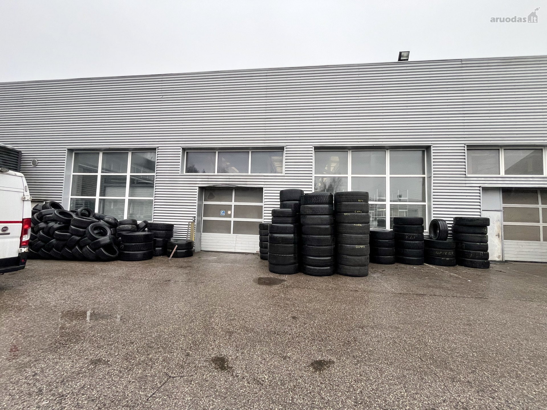 Nuomojamos 125 m², 200 m², 230 m², 355 m² ir