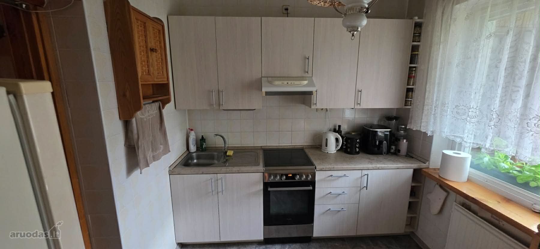 Parduodamas 2 kambarių butas Justiniškėse ,