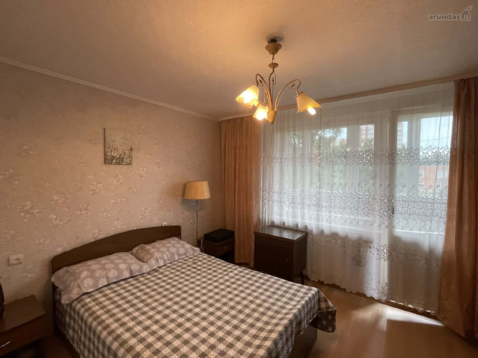 Išnuomojamas 2 kambarių butas su balkonu