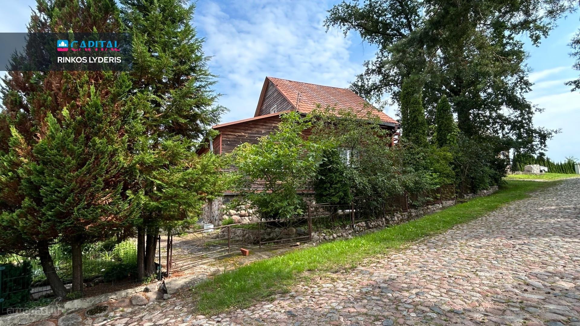 Pačiame miestelio centre parduodama