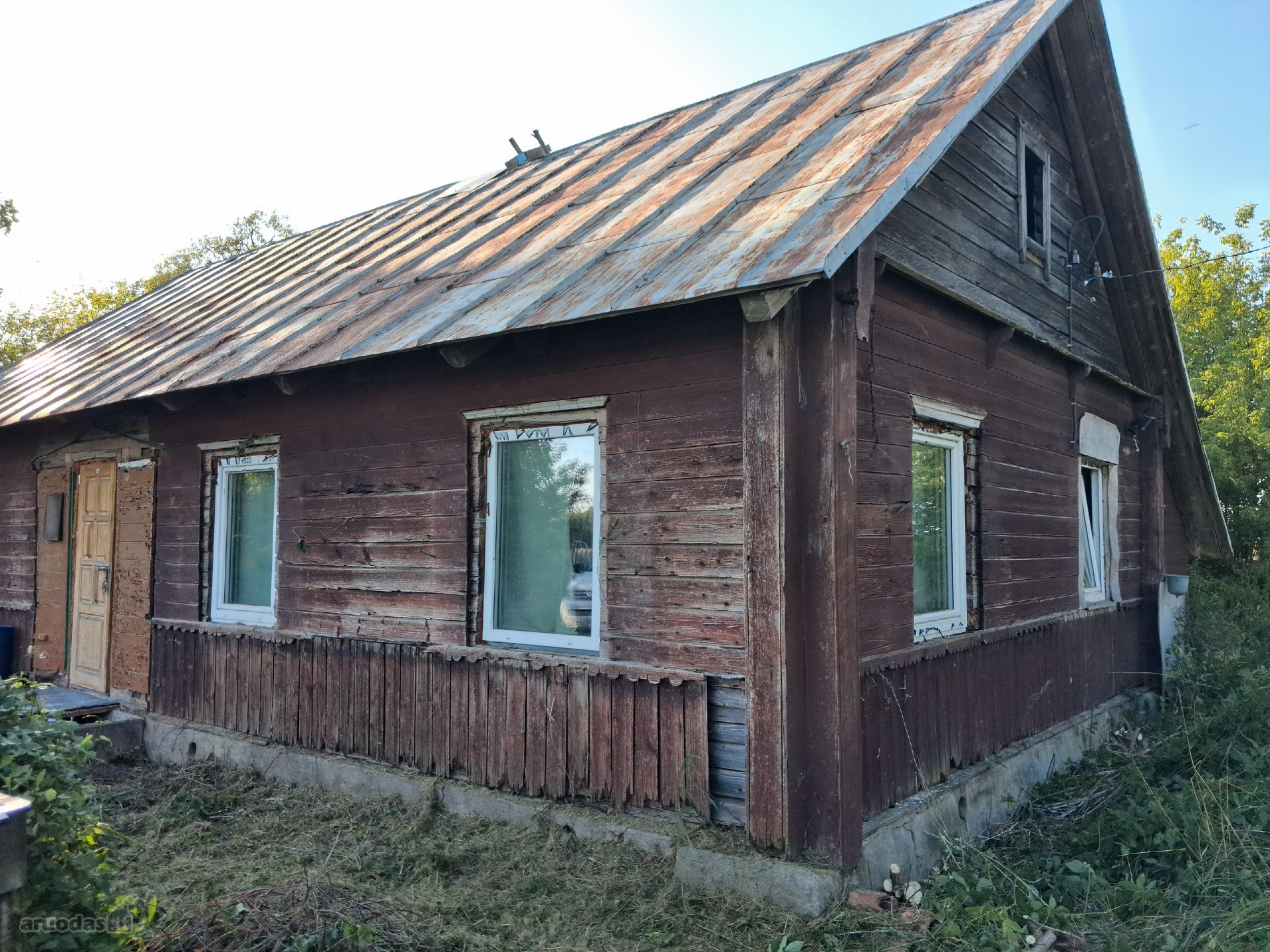 Sodyba yra prie Vadoklių mstl. Panašiai