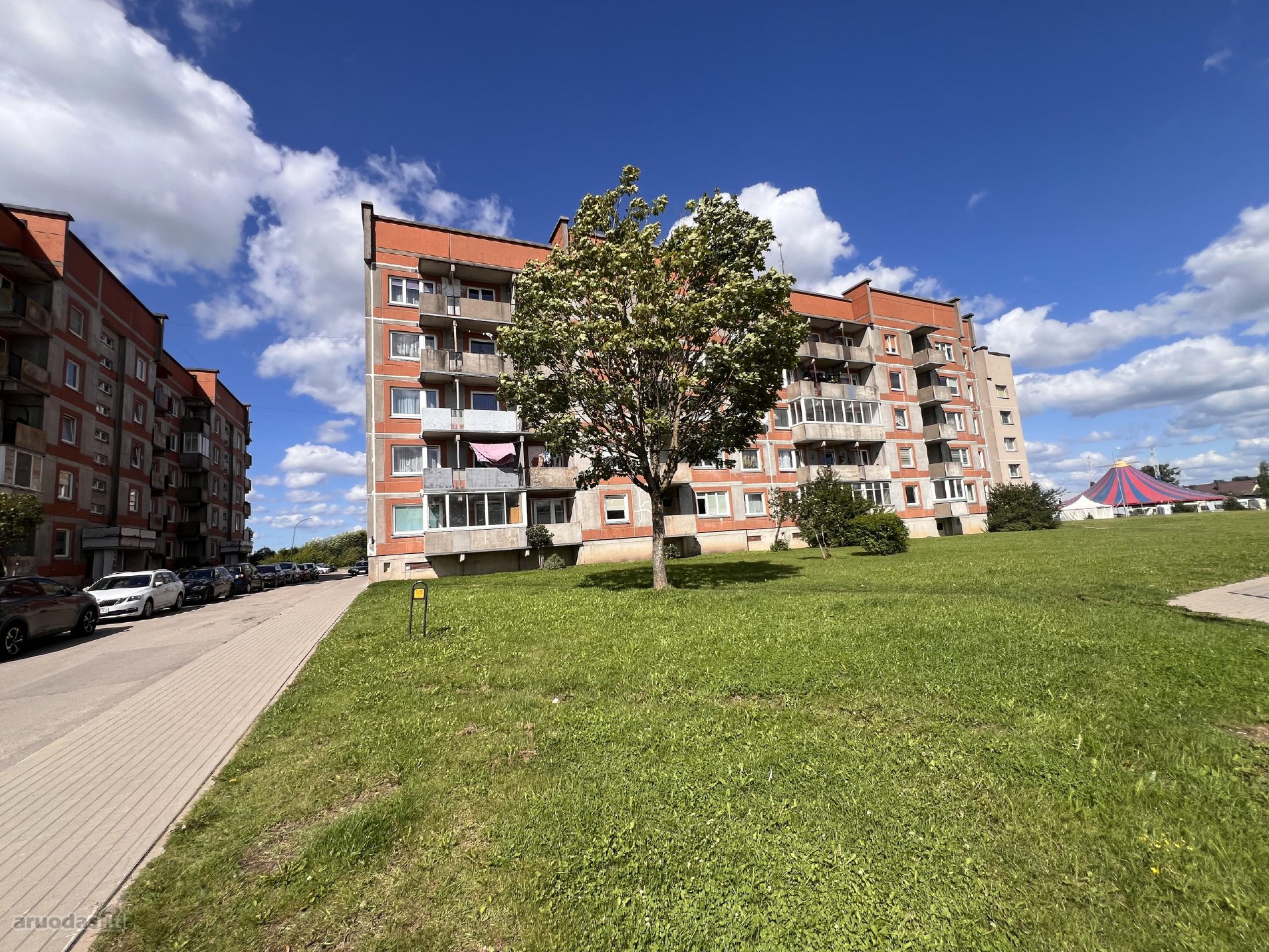 Parduodamas Erdvus 1 Kambario Butas Su Holu,
