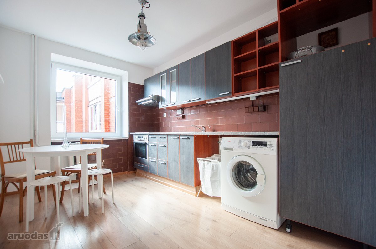 Suremontuotas 3 Atskirų Kambarių Butas