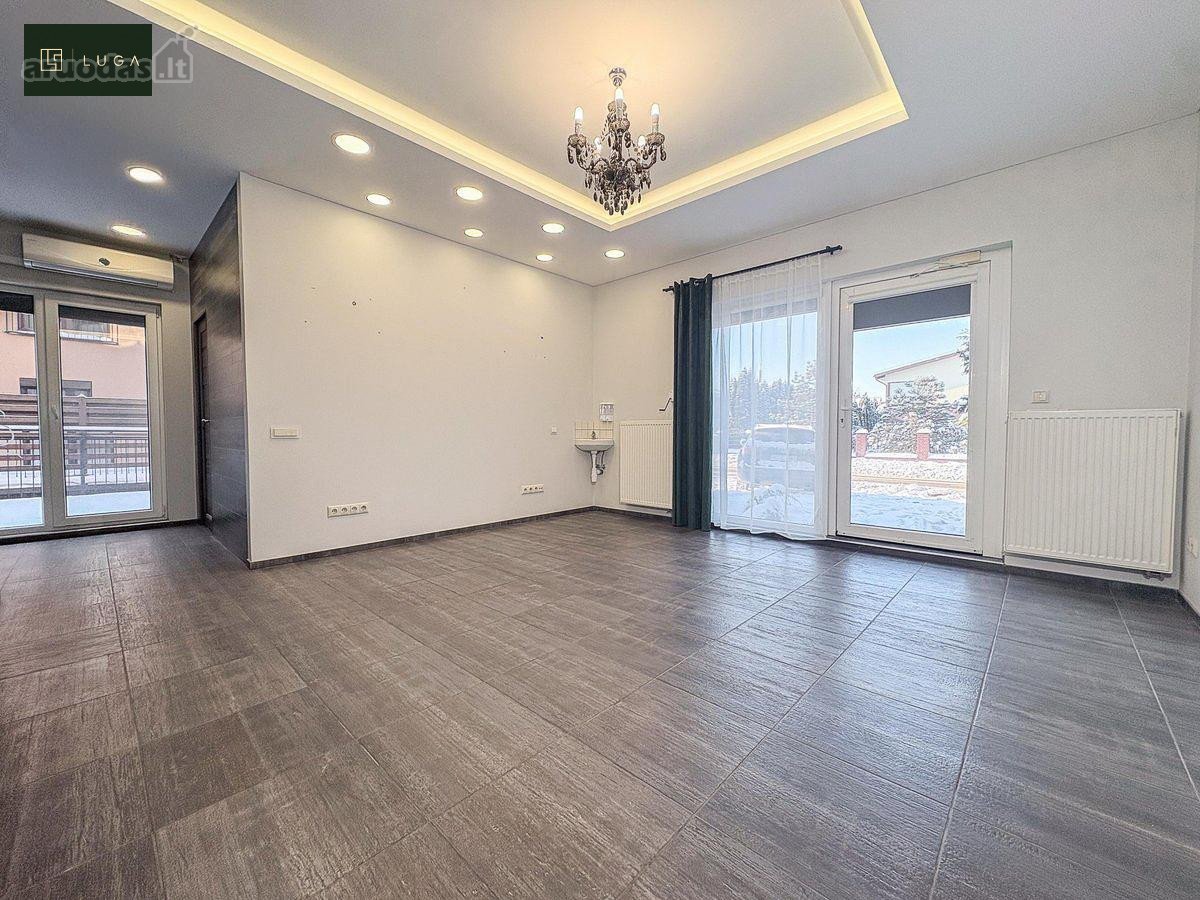 Parduodamas 52,97 m² butas su verslo