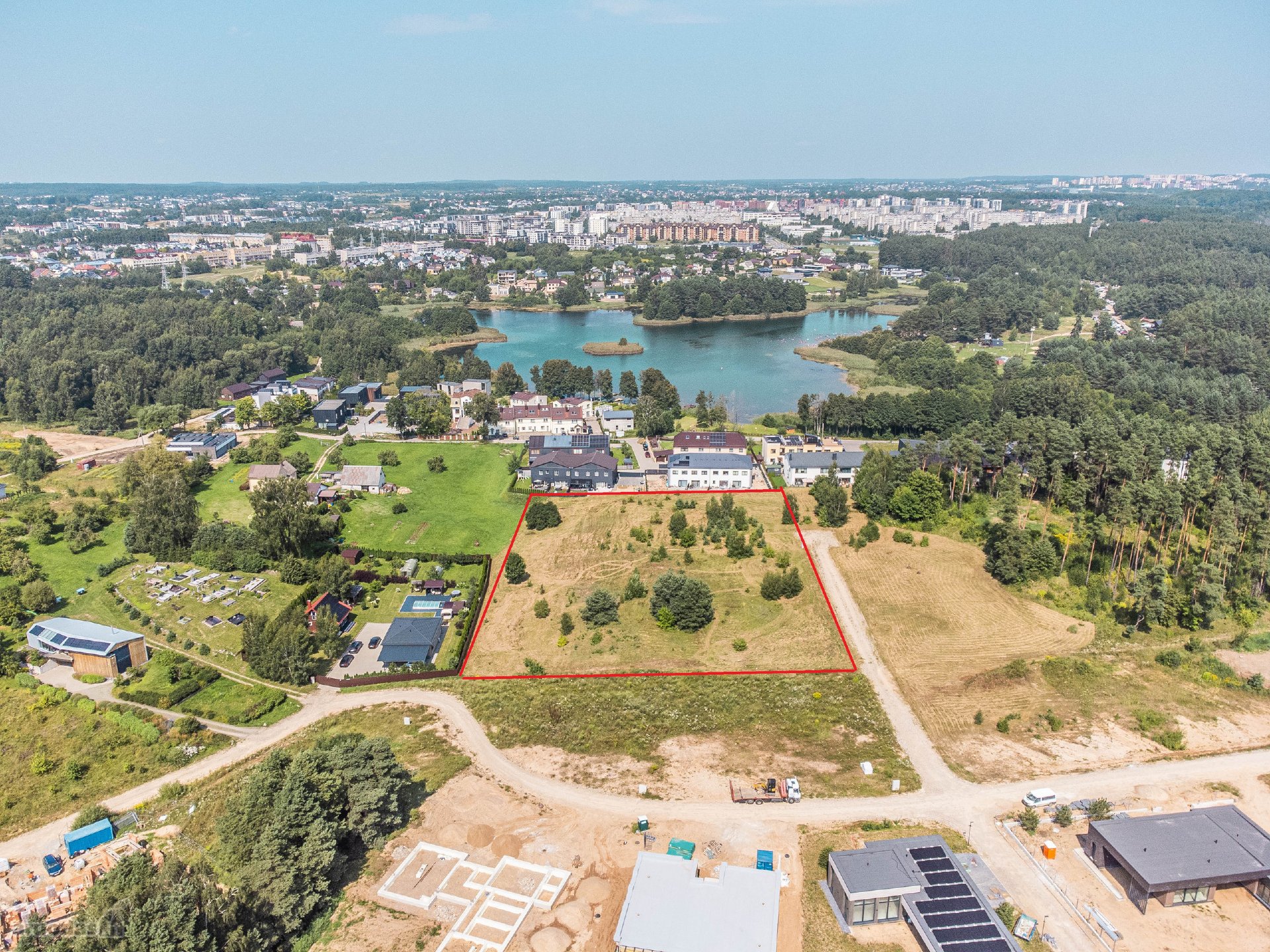 94,33 A Sklypas, Kurį Sudaro 6 Namų Valdos