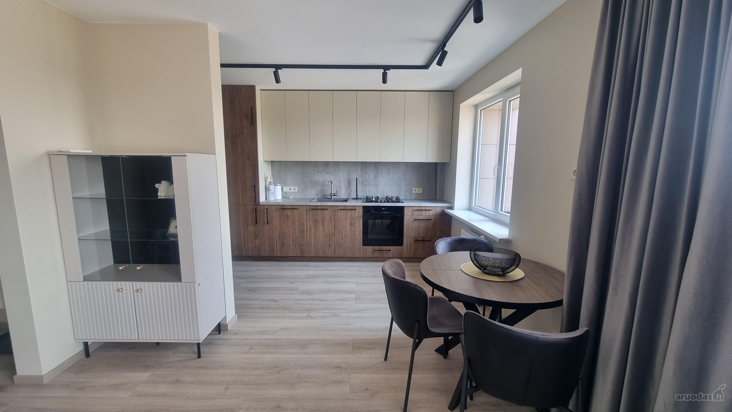 Nuomojamas 3 kambarių butas renovuotame