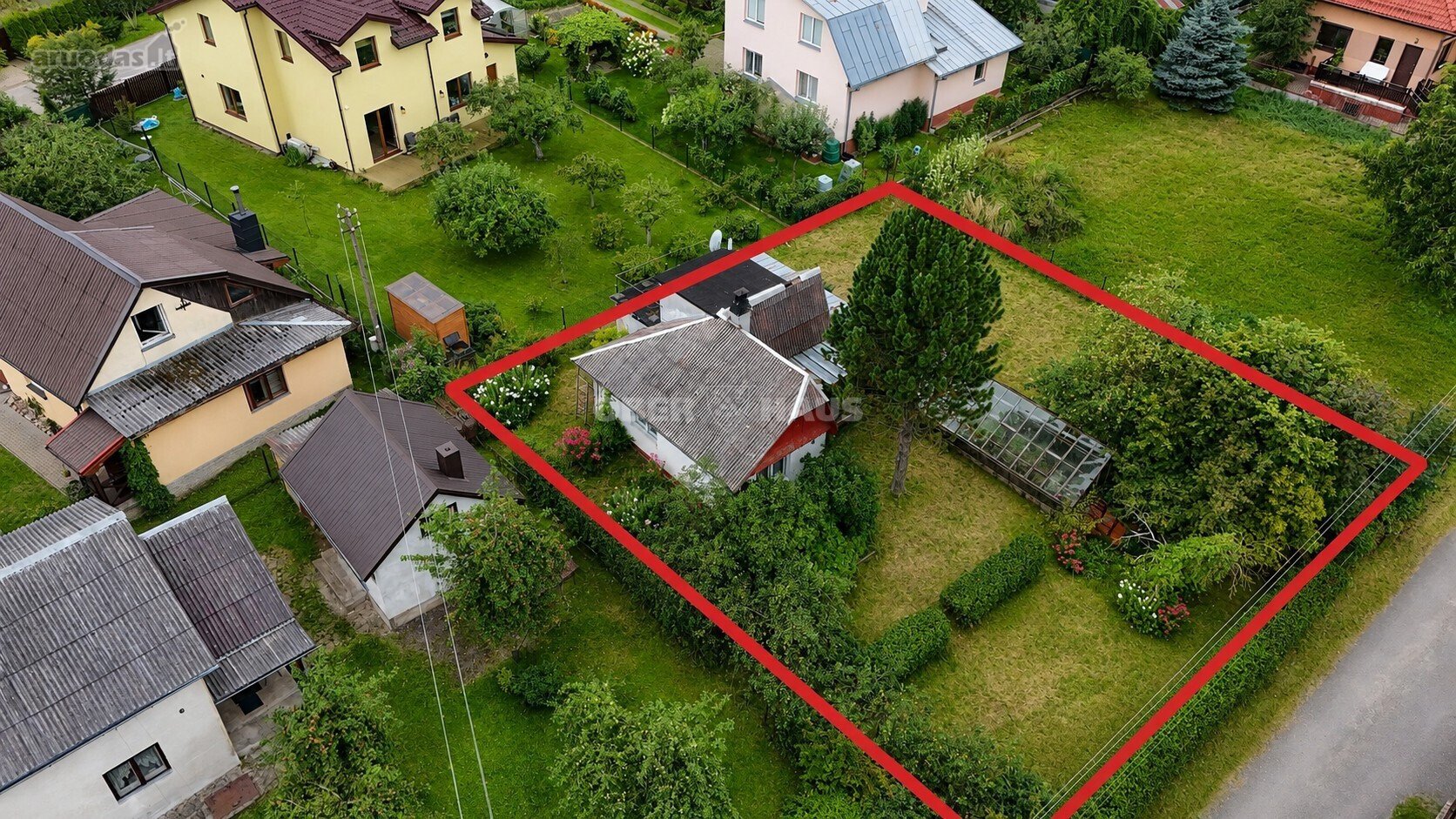 Parduodamas 6,09 A Sklypas Su 2-aukštų Sodo