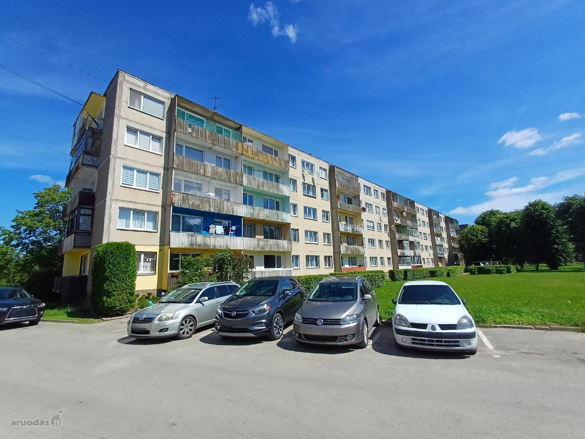 3 kambarių butas