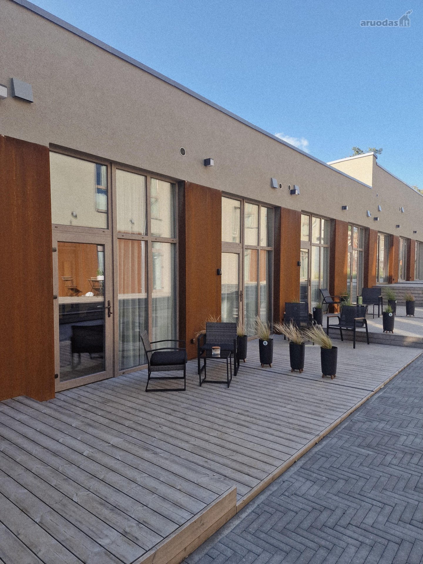 Nuomojamas naujai įrengtas loftas su terasa –