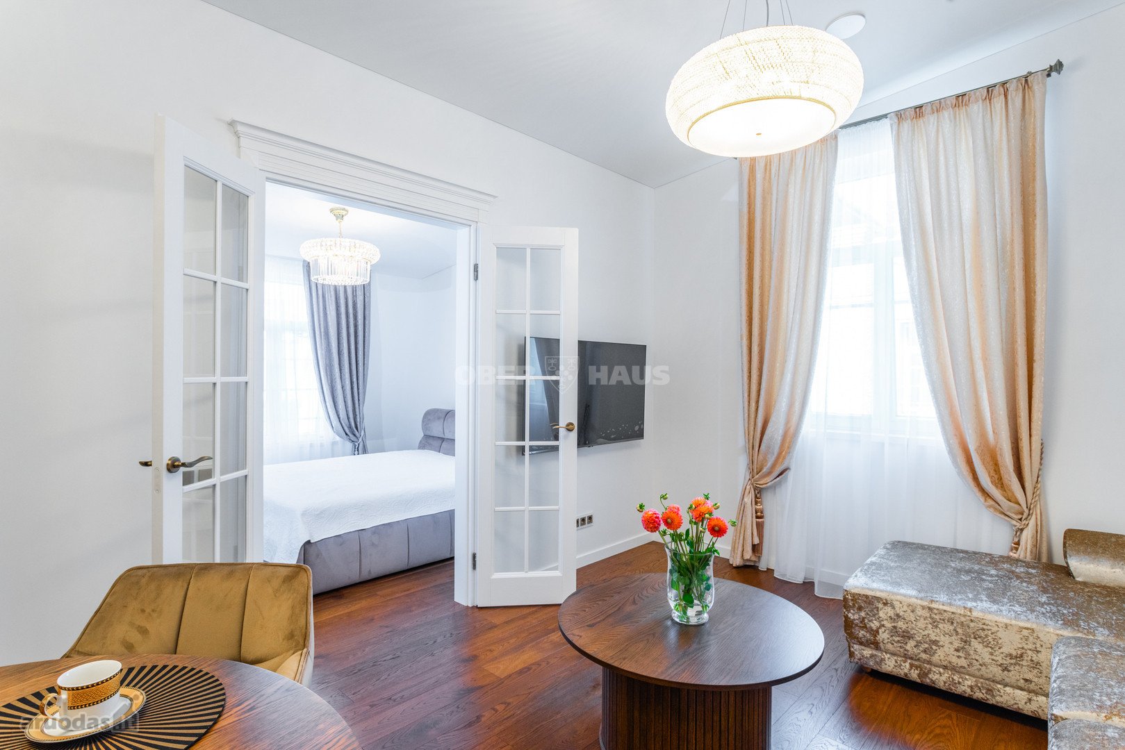 Išnuomojami Prabangūs 2 Kambarių Apartamentai