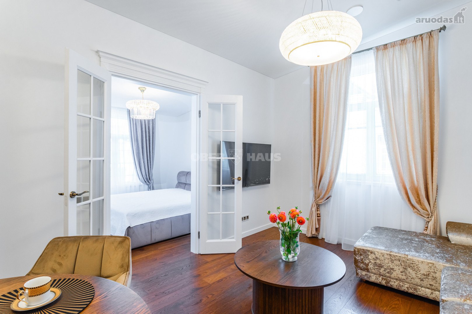 Išnuomojami Prabangūs 2 Kambarių Apartamentai