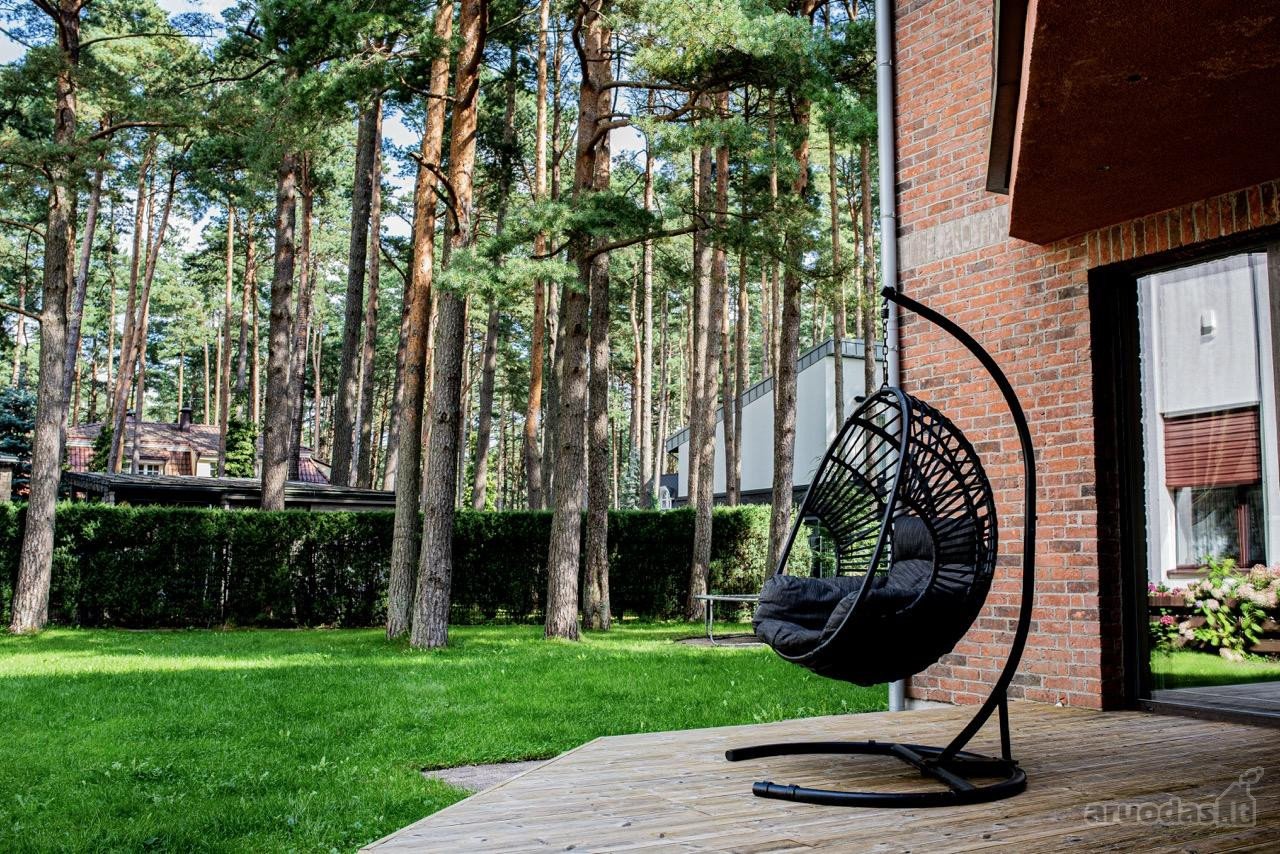 180 m² namas Giruliuose tarp pušų – iki jūros
