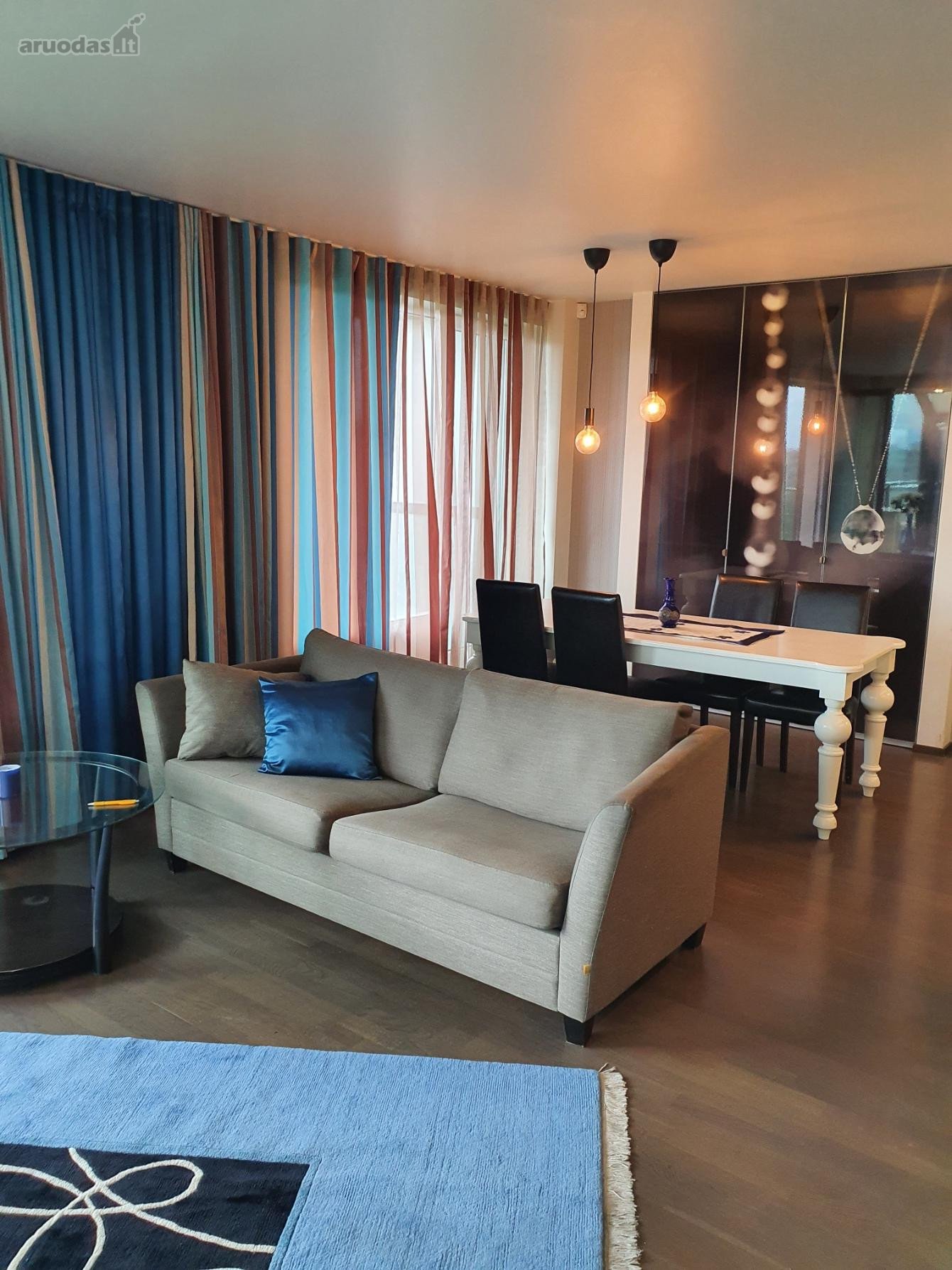Išnuomojamas moderniai įrengtas 3-jų kambarių