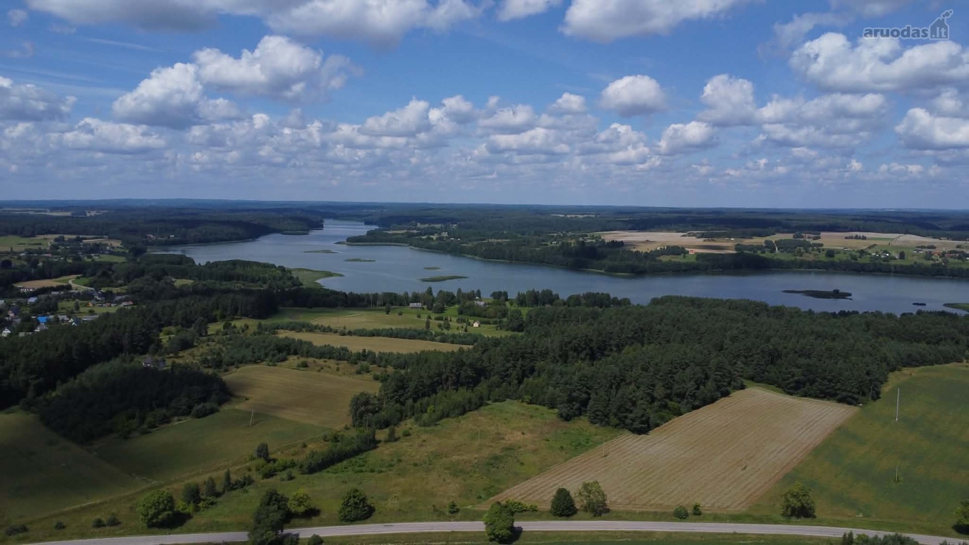 Parduodami namų valdos sklypai prie