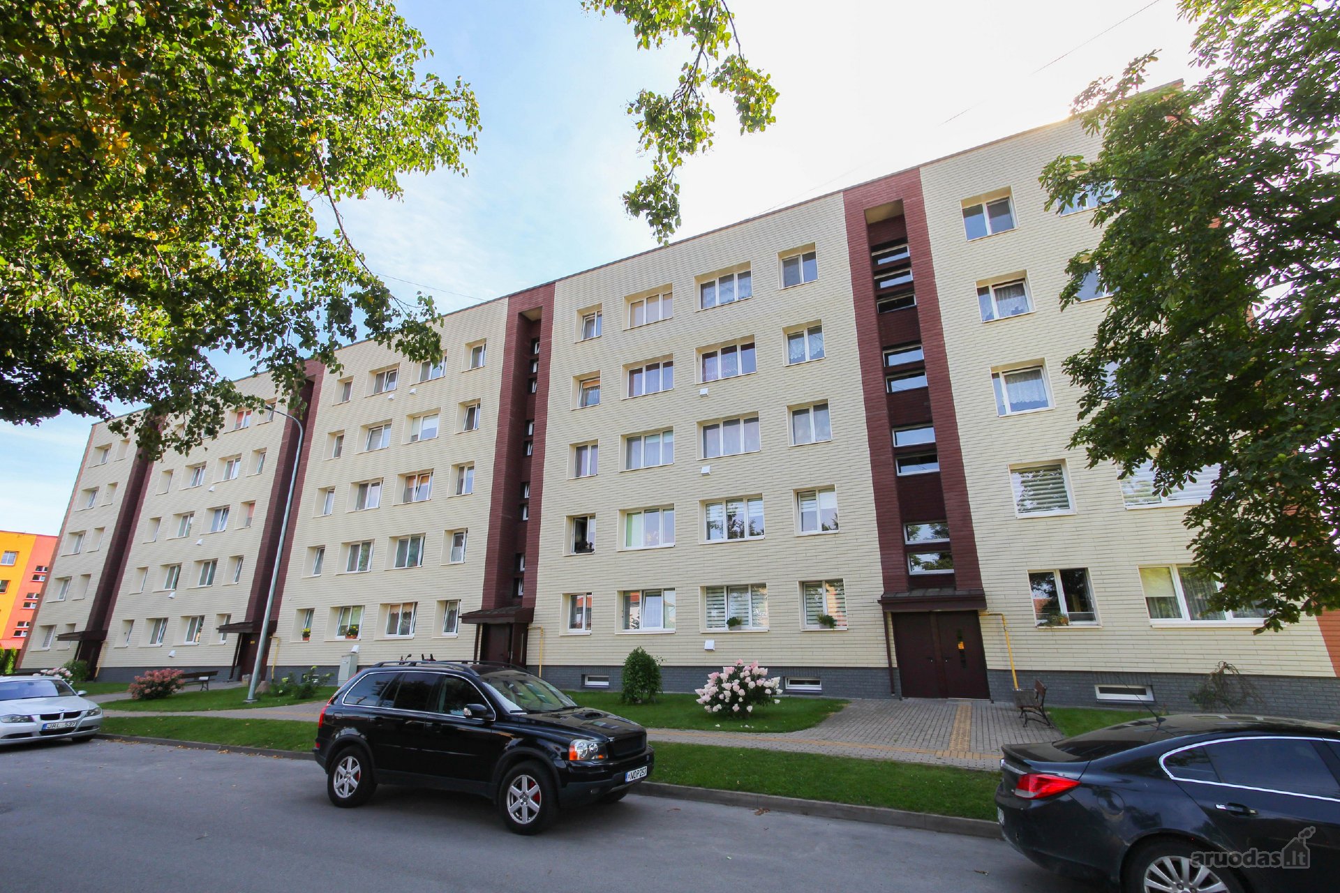 Parduodamas Renovuotame Name 3kambarių Butas