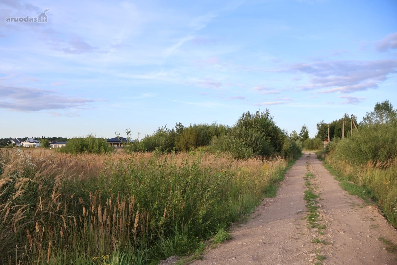 Parduodamas 5,79 a namų valdos žemės sklypas