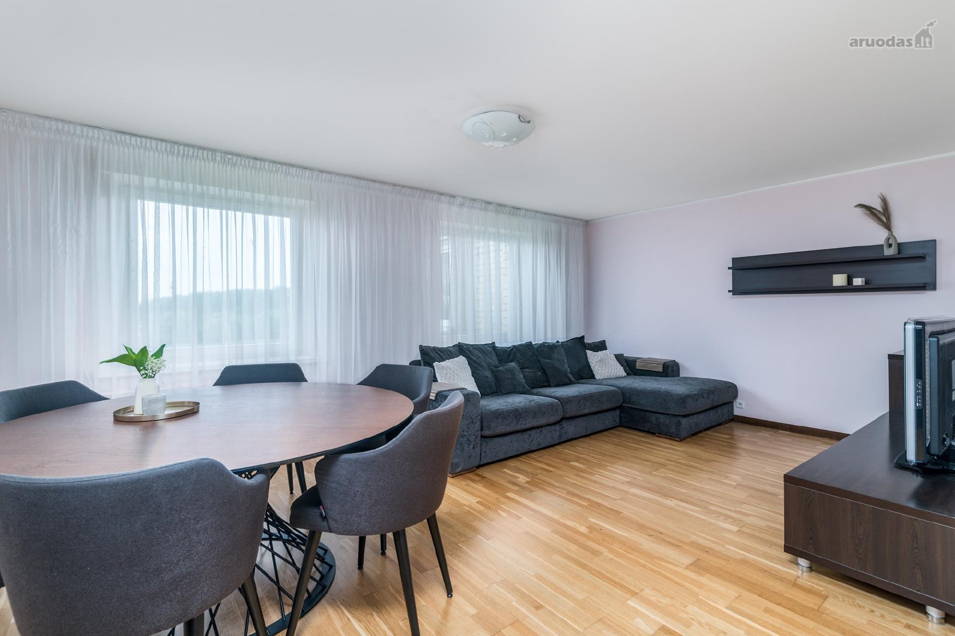 83,5 M² Butas Su Erdvia 29 M² Svetaine