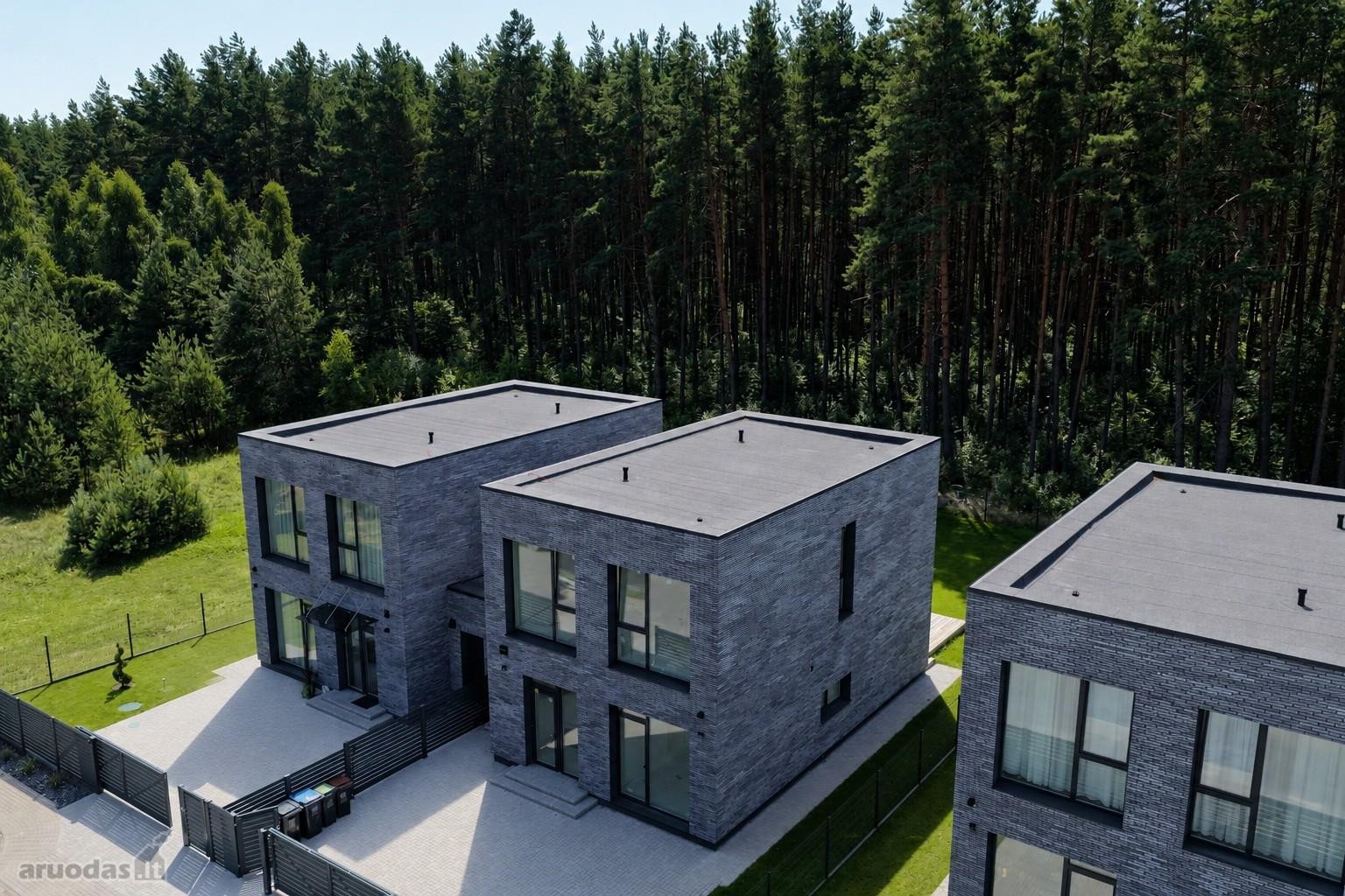 Namas Uždaroje „Miško Panoramos“ Gyvenvietėje