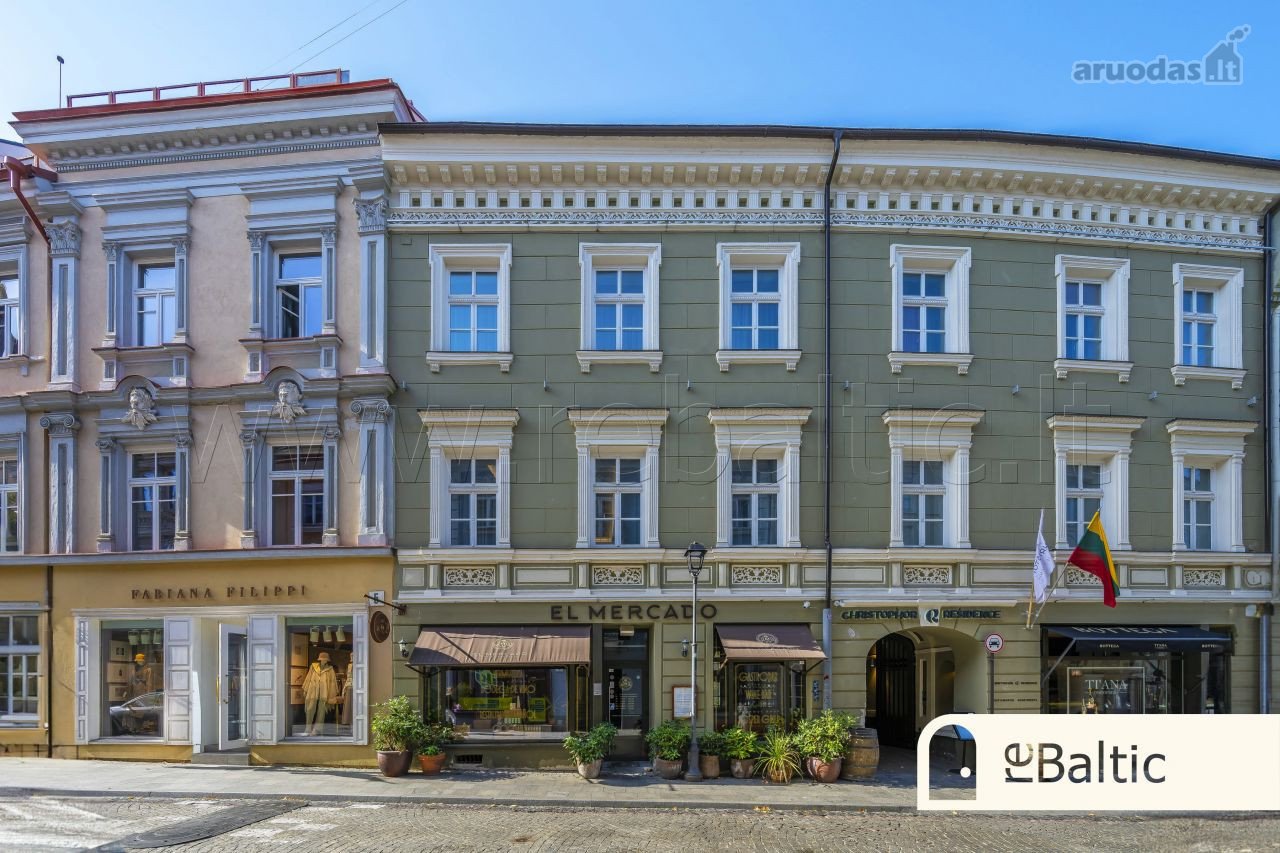 Modernus trijų kambarių butas viršutiniame
