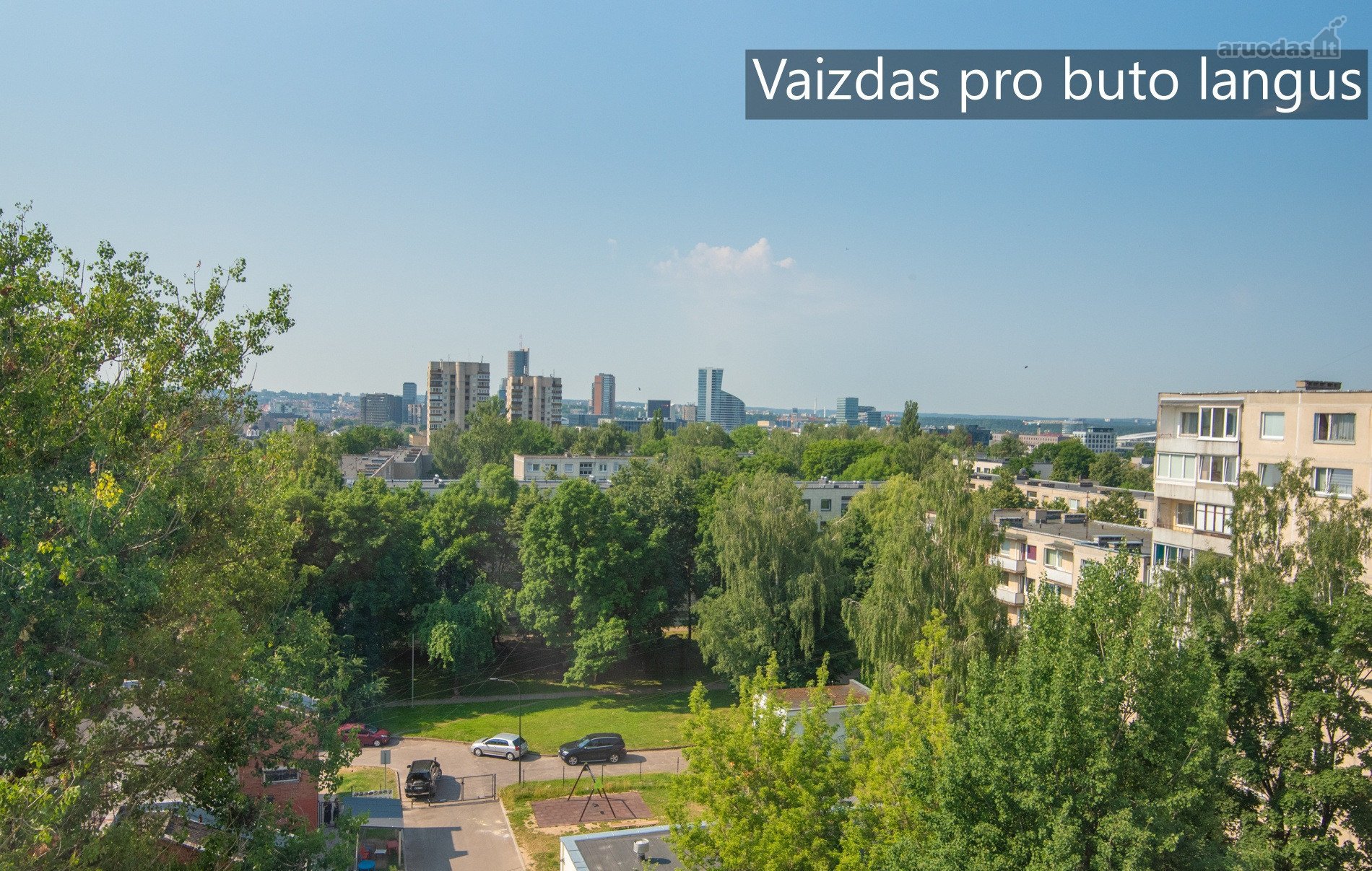 Parduodamas erdvus 2 kambarių butas,