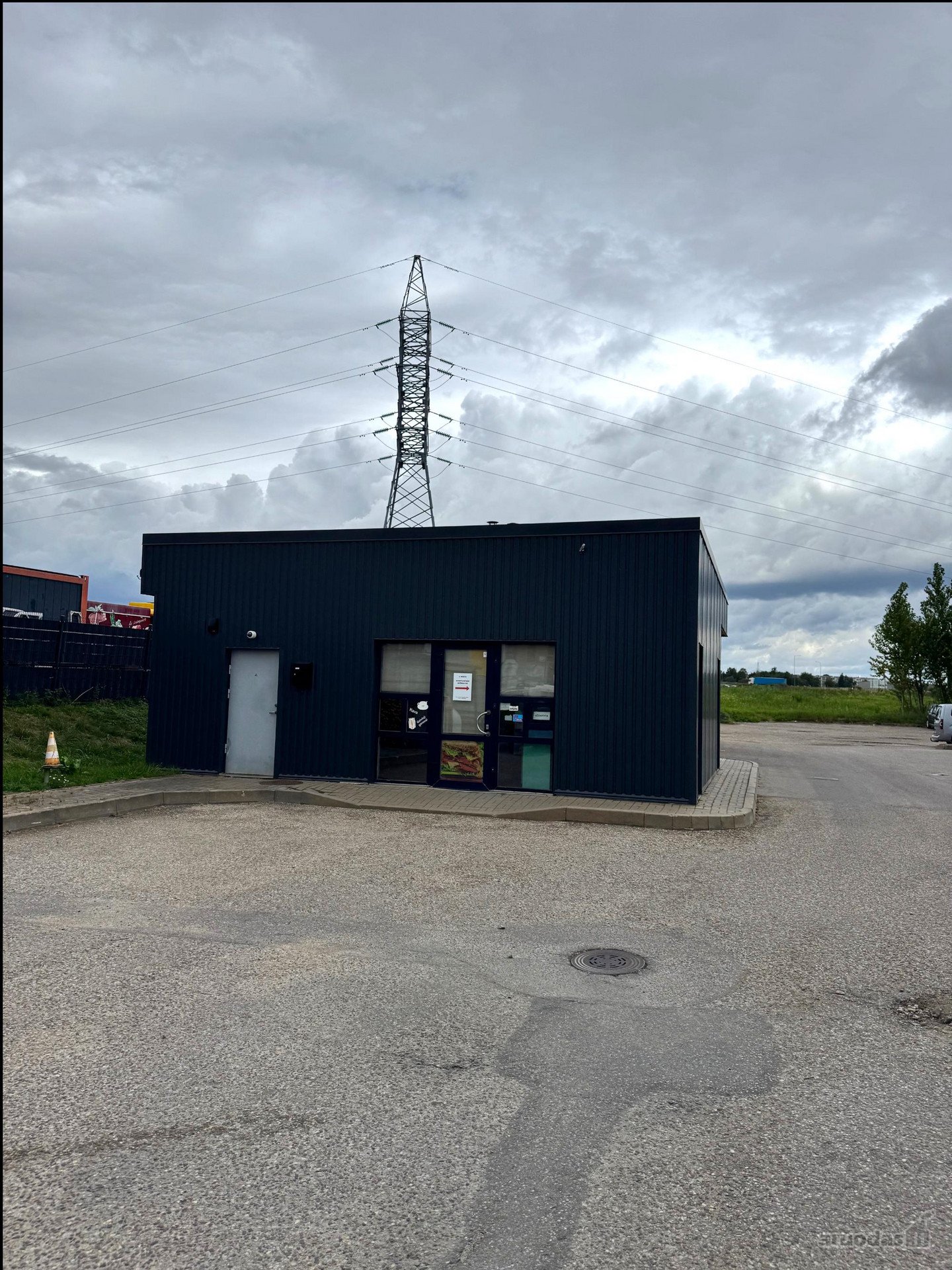 Nuomojamos 50,09 kv. m komercinės patalpos