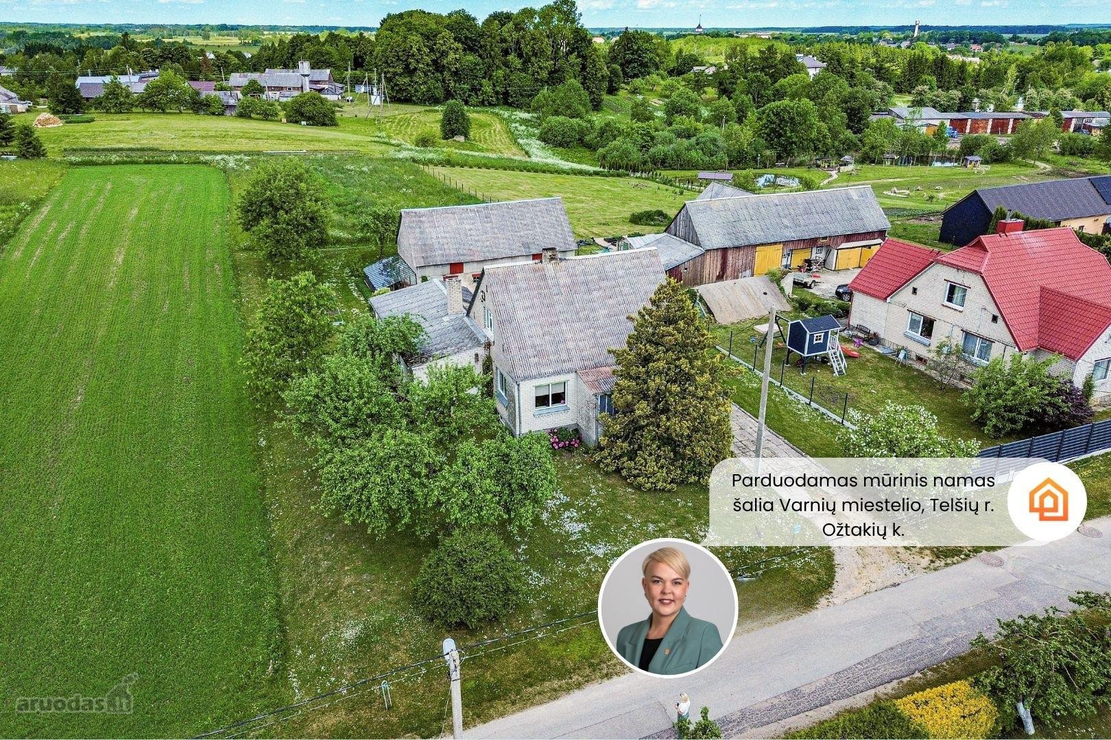 Parduodamas mūrinis namas su 29,40 arų sklypu