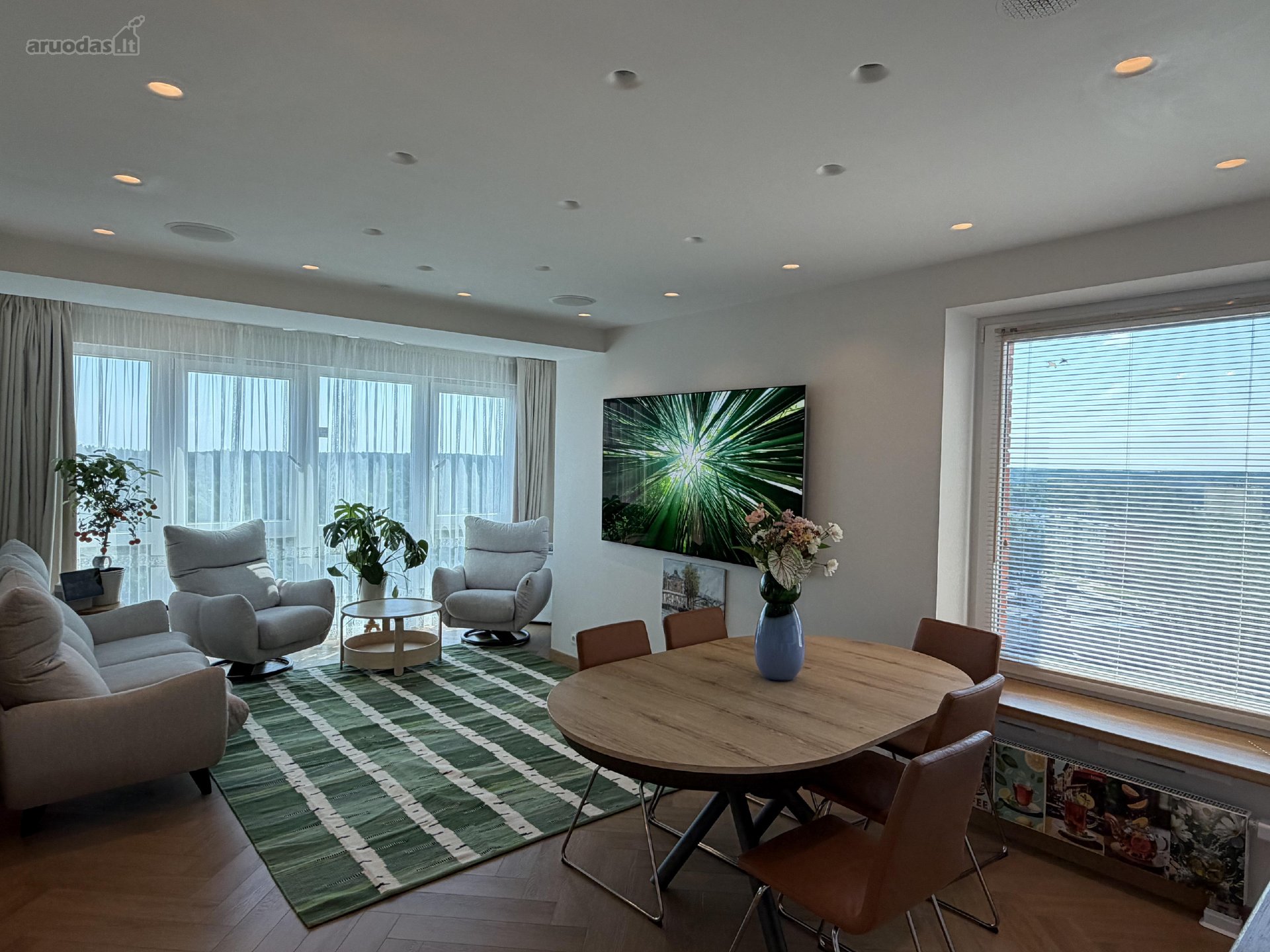 A wonderful apartment at the 11 floor with an