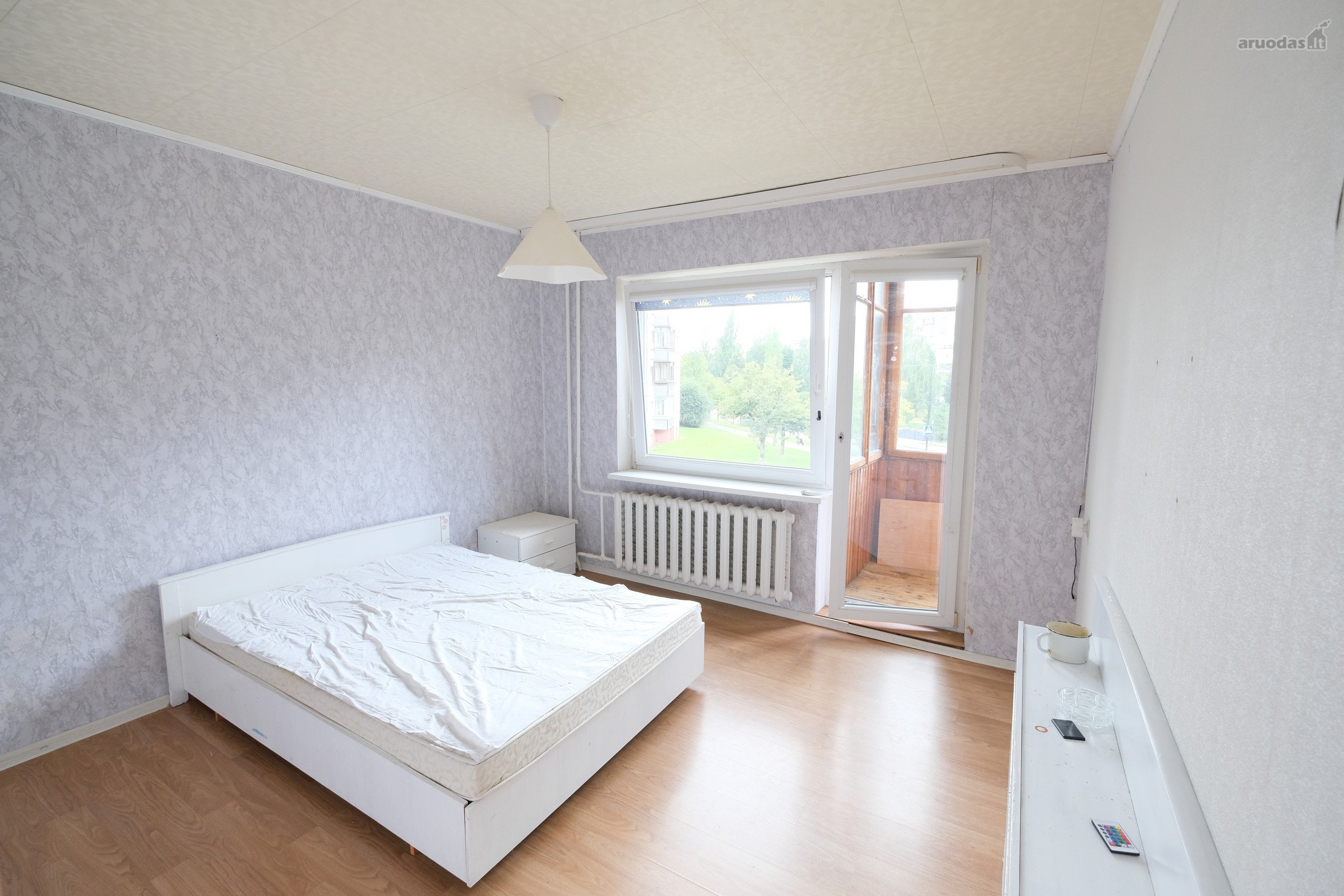 Parduodamas erdvus 3 kambarių butas puikioje