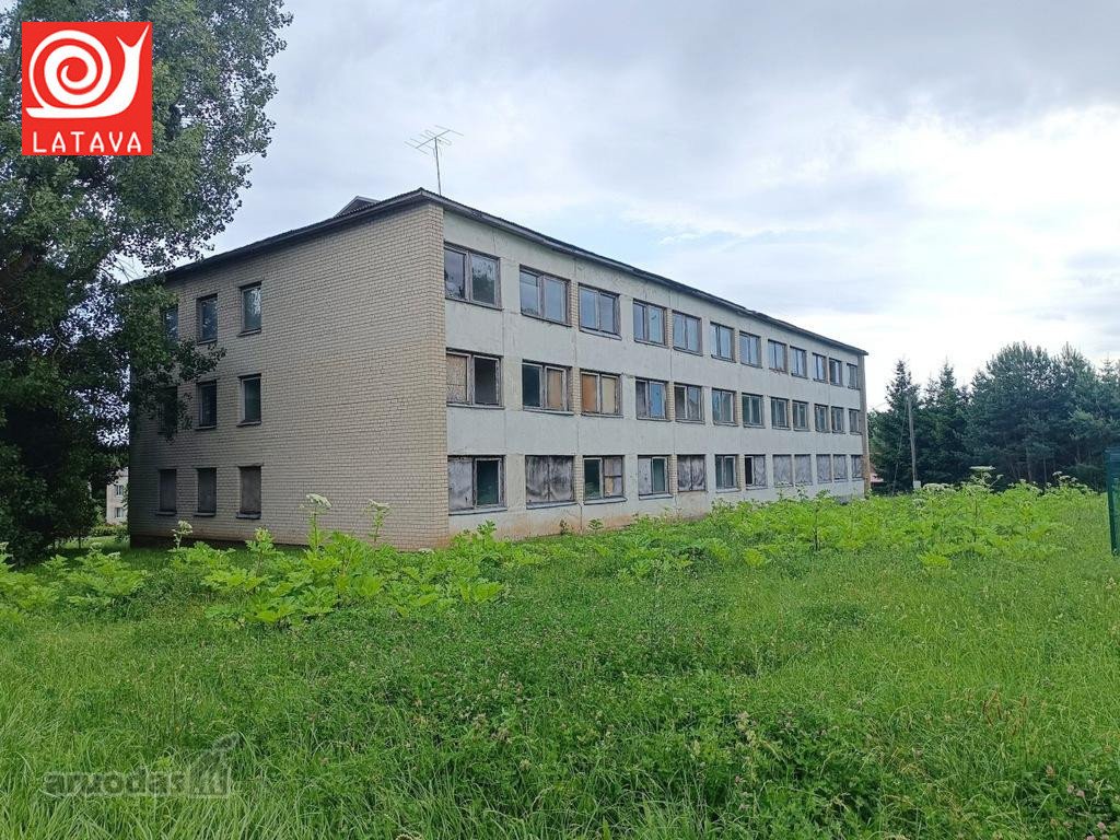 Parduodamos patalpos su sklypu socialinėms