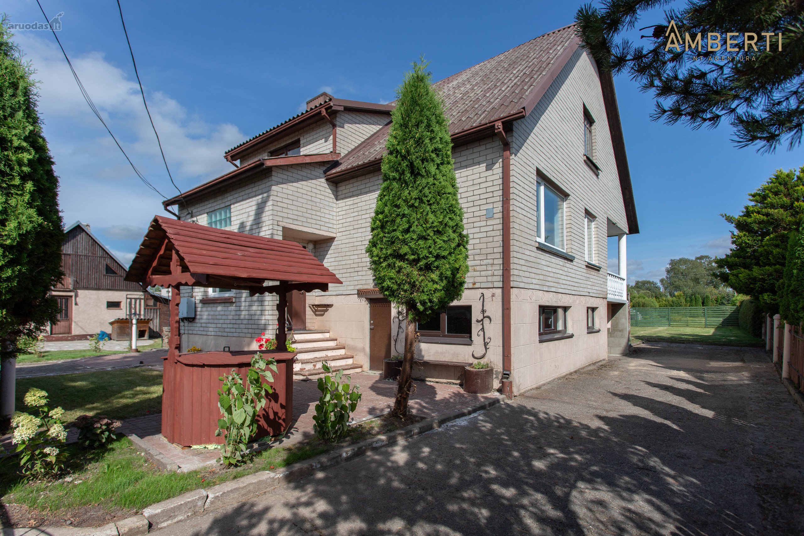 Amberti Nt agentūra parduoda renovuotą namą
