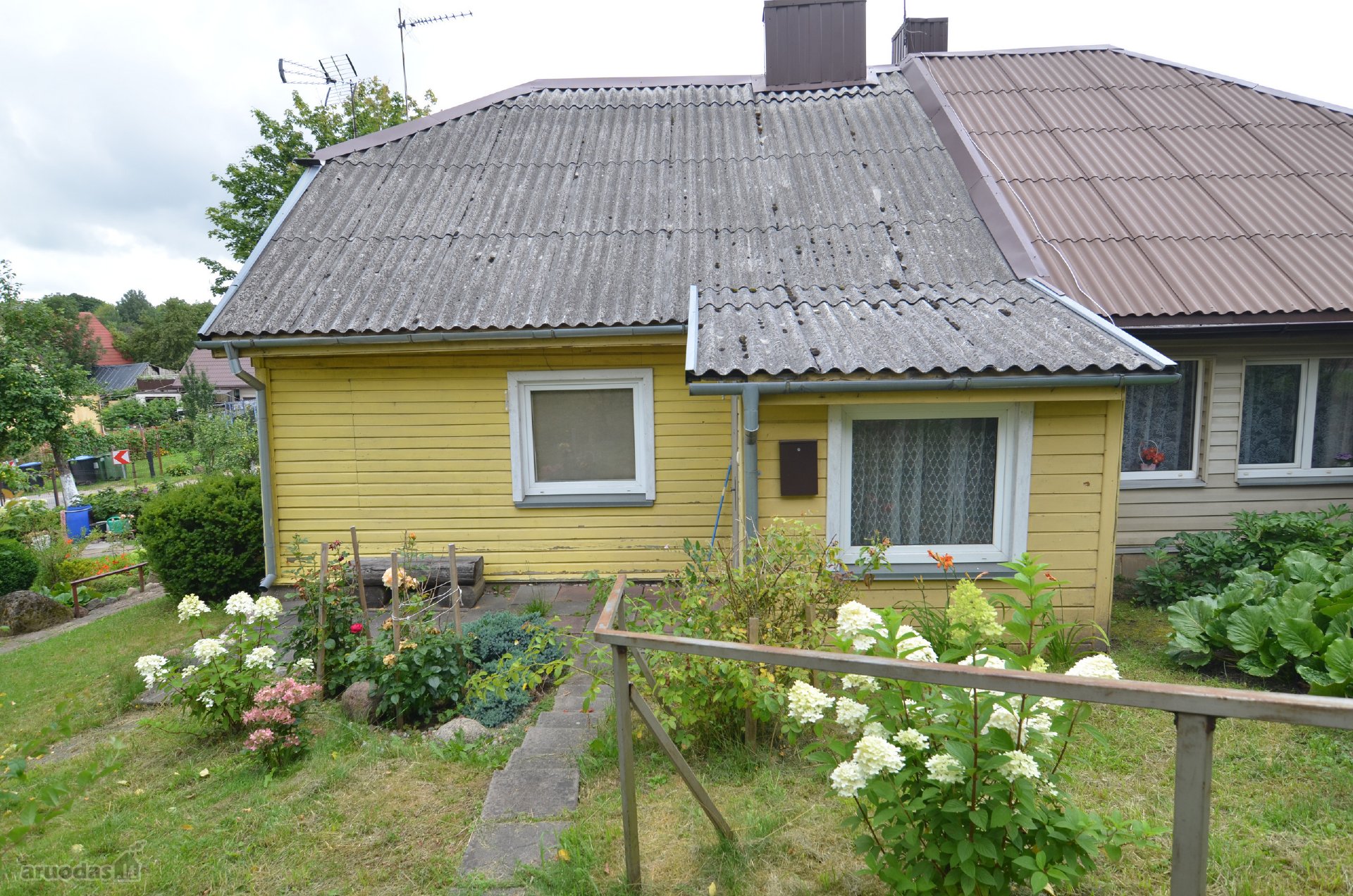 Parduodama namo dalis - 1 kambario butukas su
